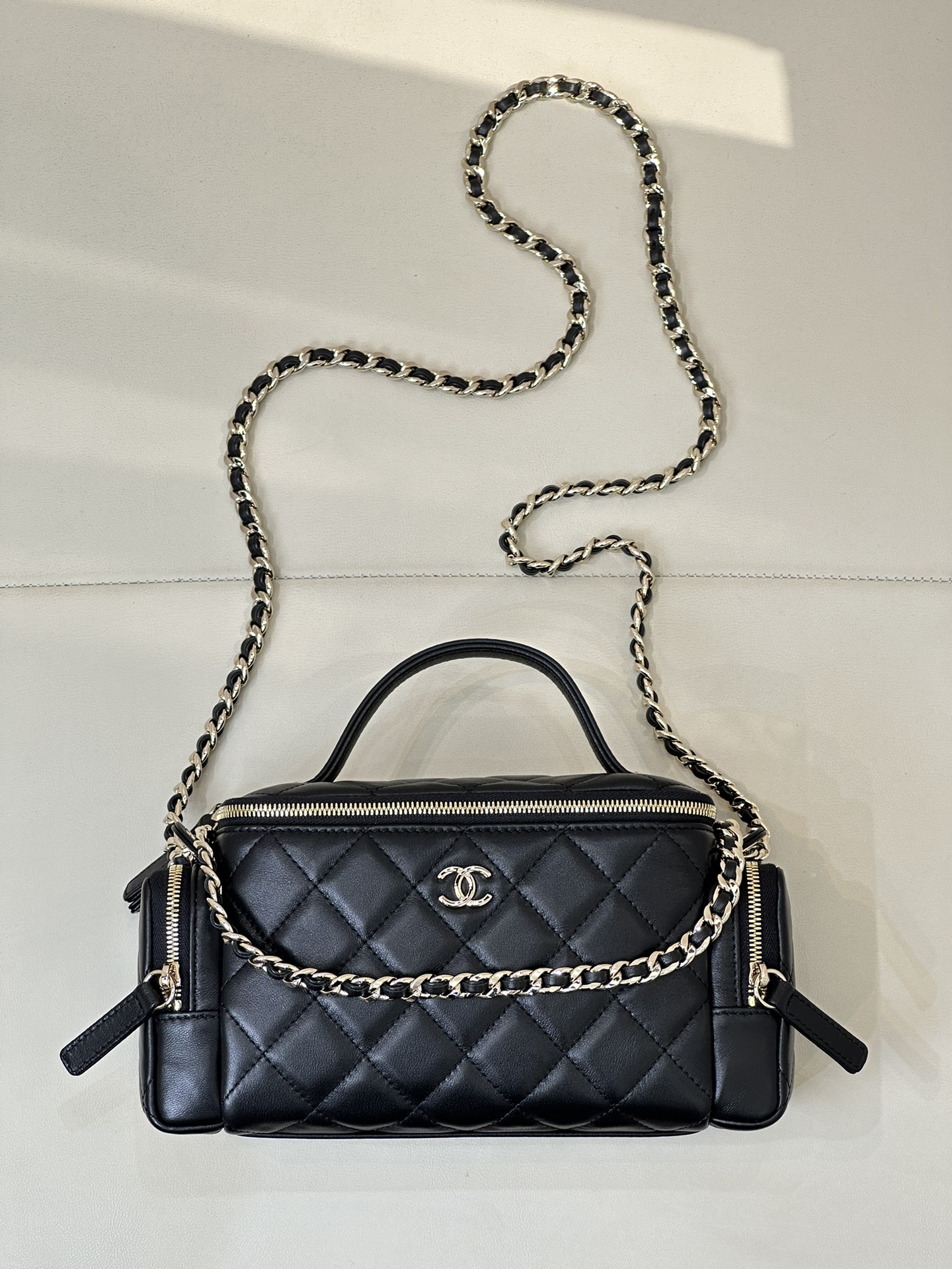 CHANEL Сумка-камера с множеством карманов, регулируемая цепочка, передние и задние карманы, практичная и универсальная, новинка осень-зима, в наличии - высшее качество