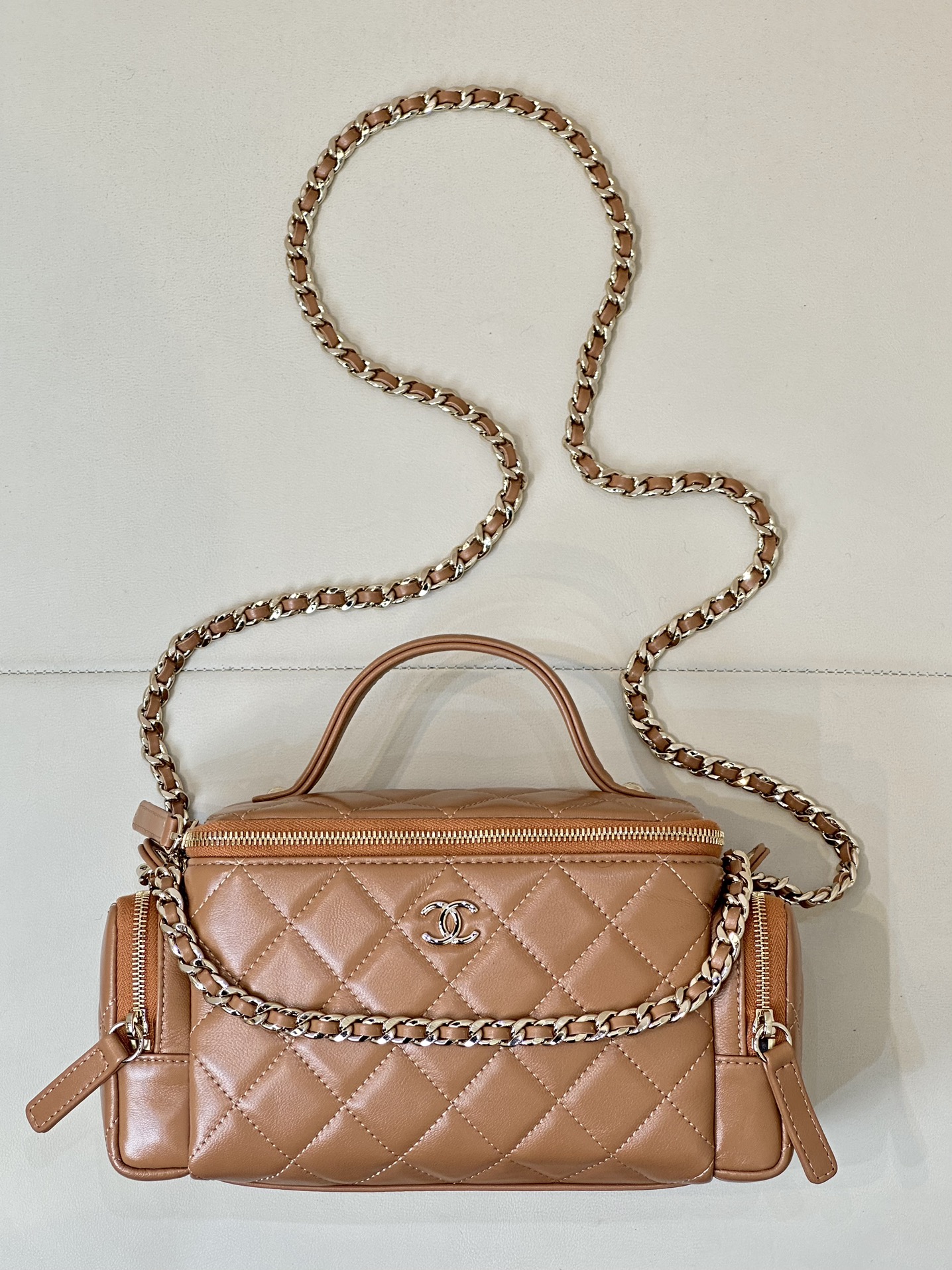 CHANEL Сумка-камера с множеством карманов, регулируемая цепочка, передние и задние карманы, практичная и универсальная, новинка осень-зима, в наличии - высшее качество