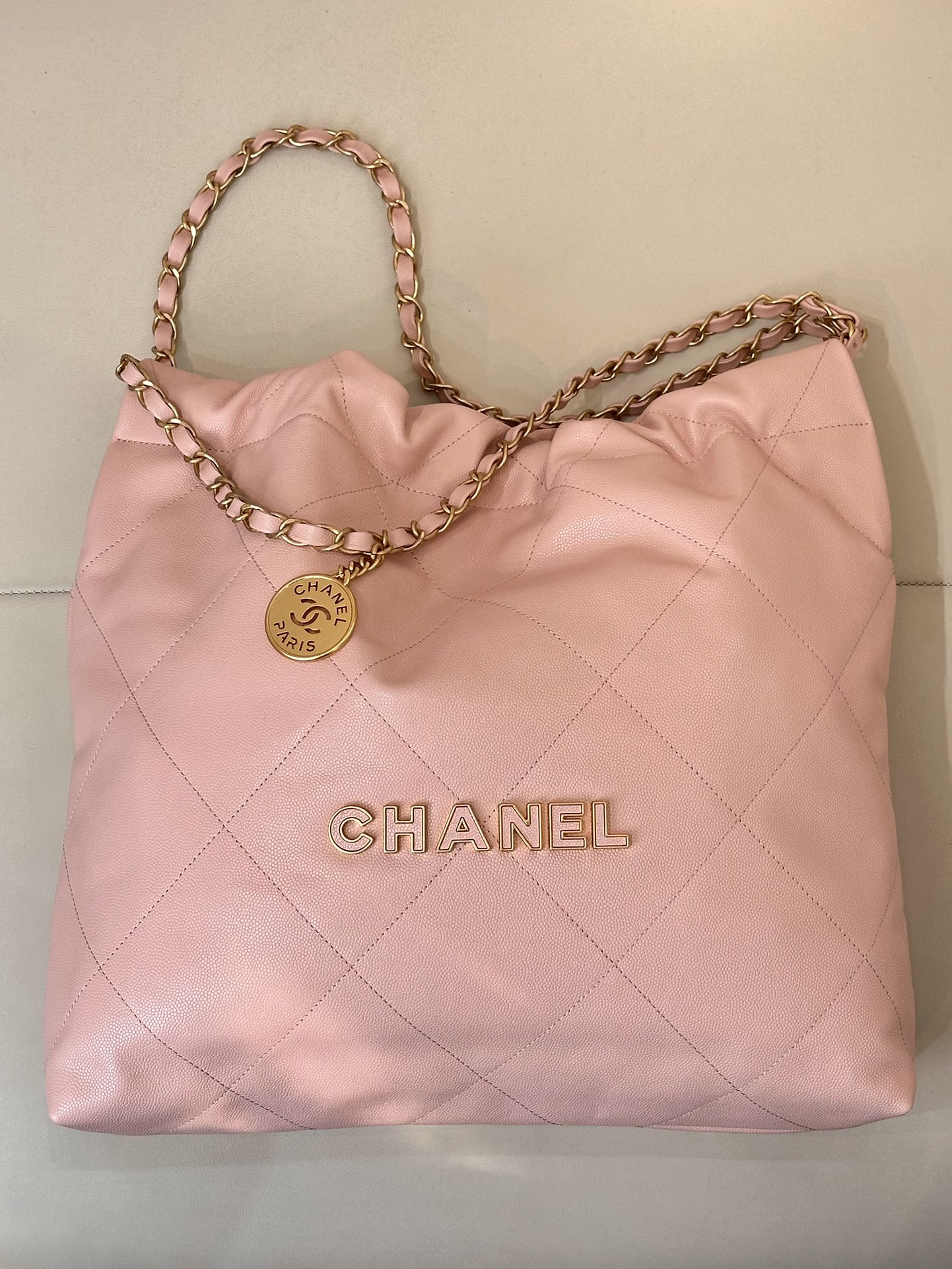 CHANEL сумка-шоппер увеличенной вместимости с состаренным логотипом, кожа от оригинального производителя, стёганый узор, главная сумка года, импортная коровья кожа