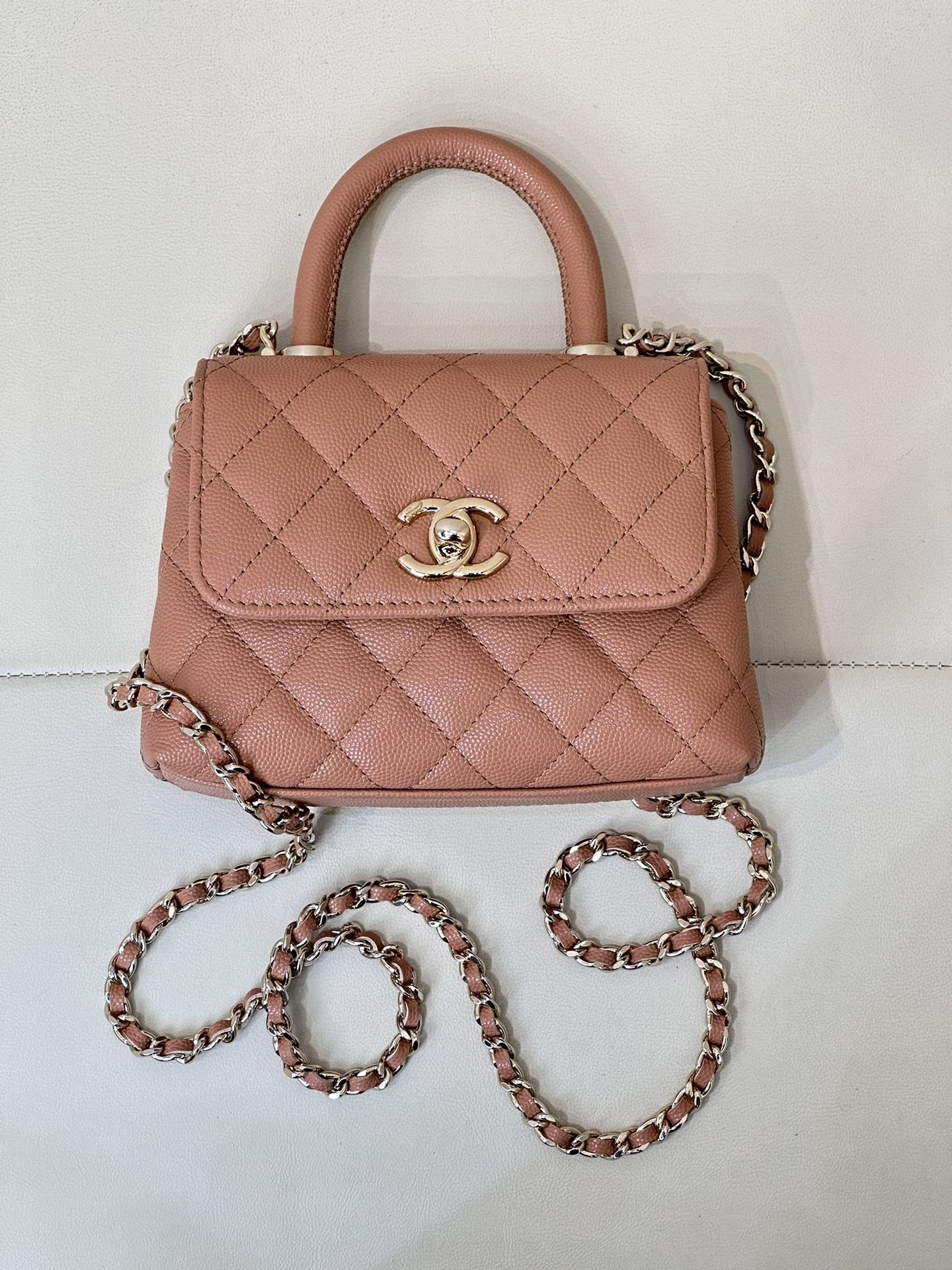 CHANEL Coco Handle 반원 하드 핸들 사다리꼴 바디 퀼팅 패턴 더블 C Logo-최상급 품질