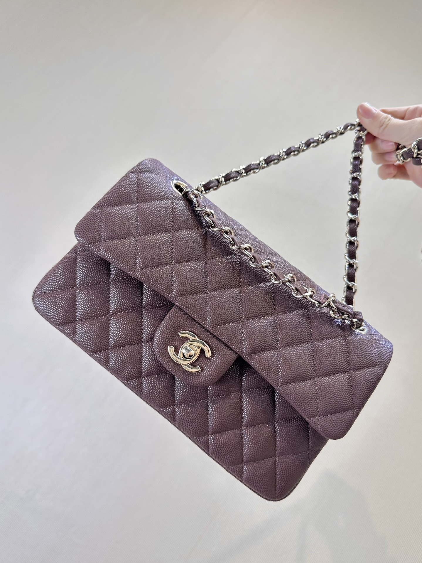CHANEL CF Classic Flap 클래식 다이아몬드 퀼팅 골드 버클/실버 버클 체인 숄더 스트랩 가죽 체인 그레인 카프스킨 소재 순강 하드웨어 크로스백 클래식 모델
