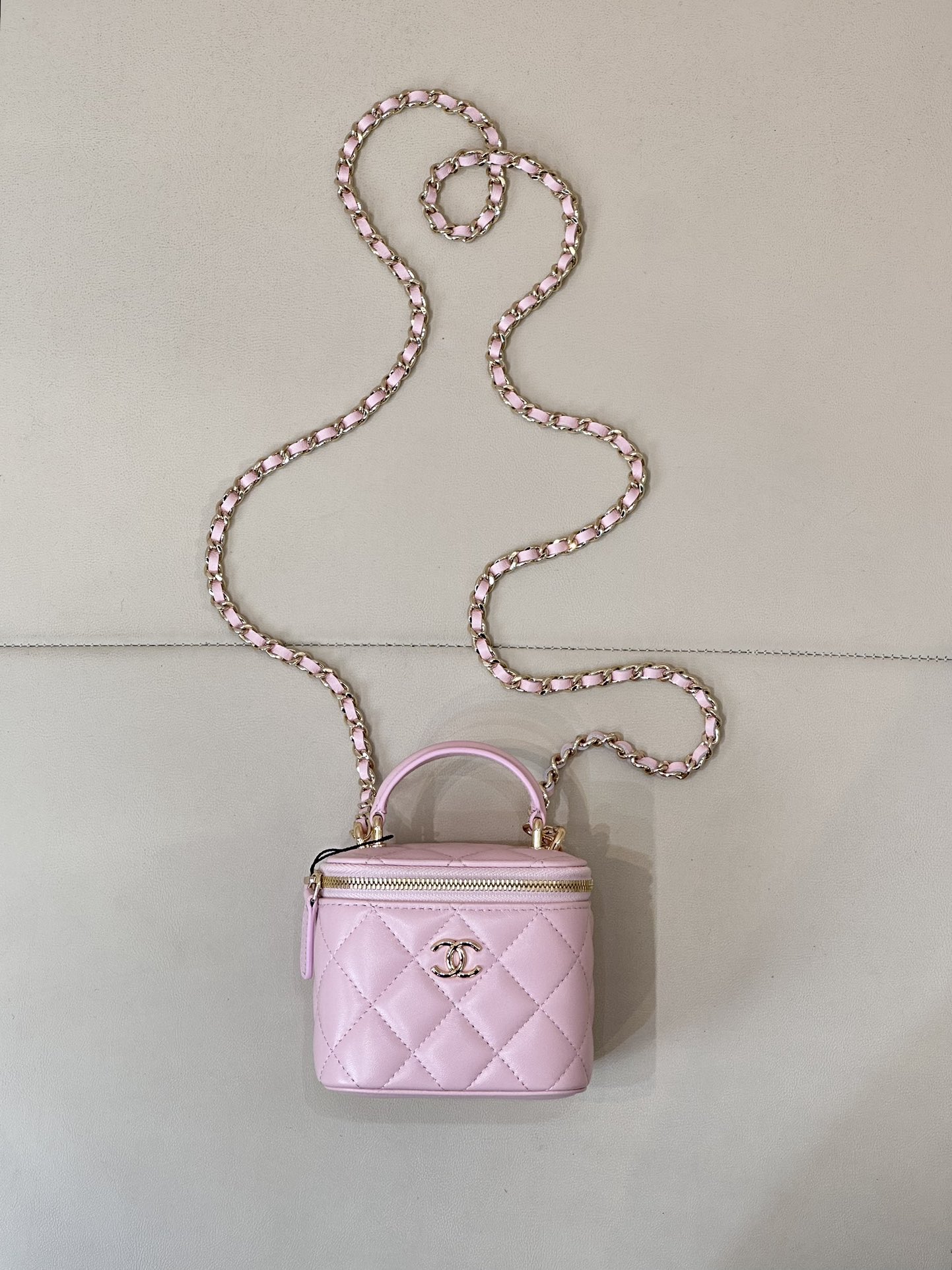 CHANEL New Handle Box Bag Structured Shape Lipstick Compartment - Top Quality