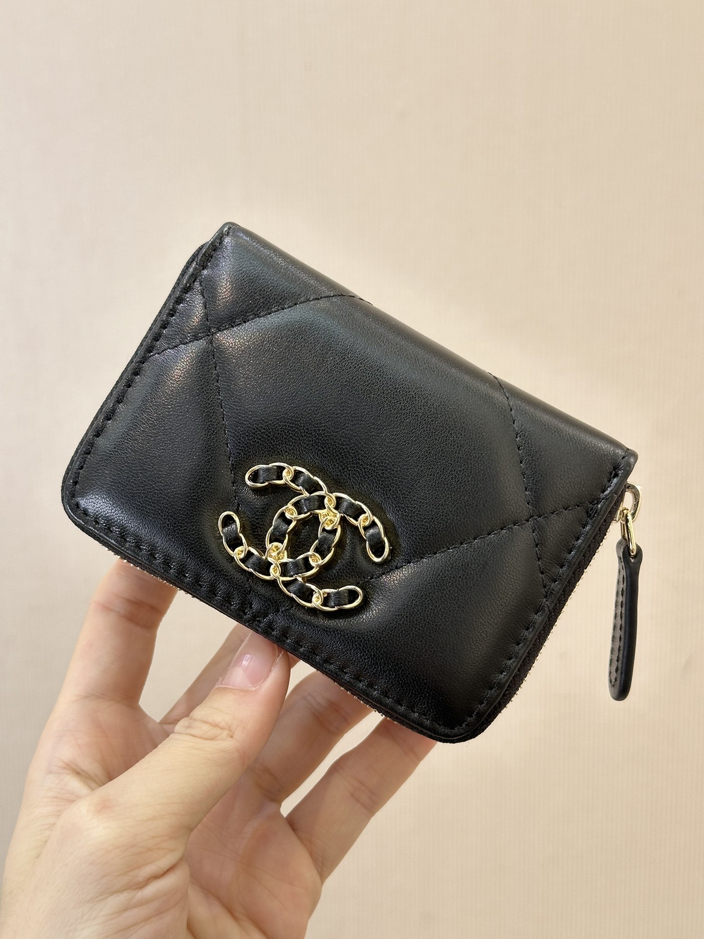 CHANEL штогадовая гарачая серыя 19 кашалёк 5 варыянтаў на выбар створаны сумесна Карлам Лагерфельдам і цяперашнім дызайнерам тонкая авечая скура