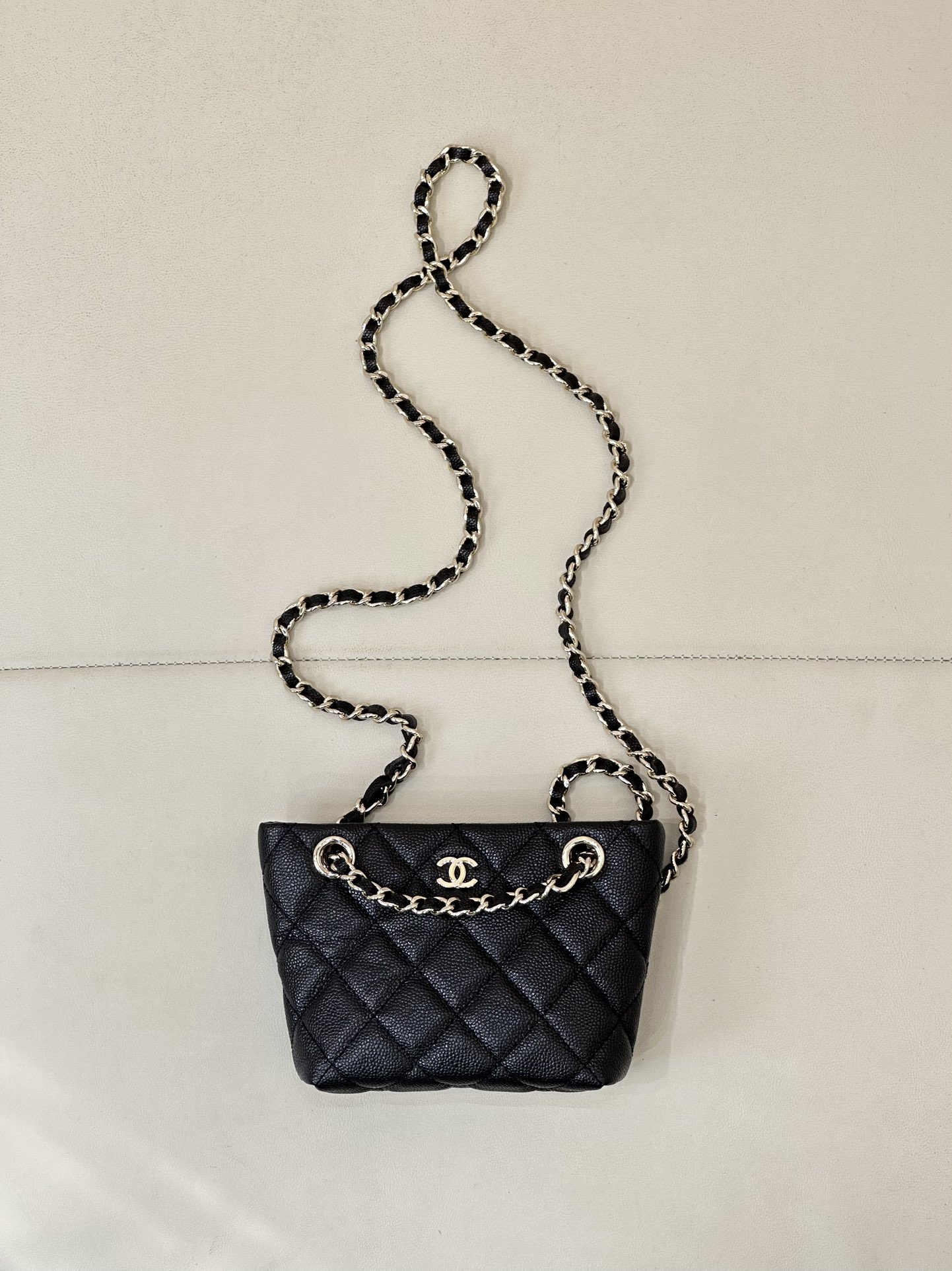CHANEL Mini Small Tote Grained Calfskin Leather Woven Chain Top Handle Shoulder Crossbody Multiple Ways to Wear Versatile Hot Seller 25C Runway Small Useless Bag - Top Quality