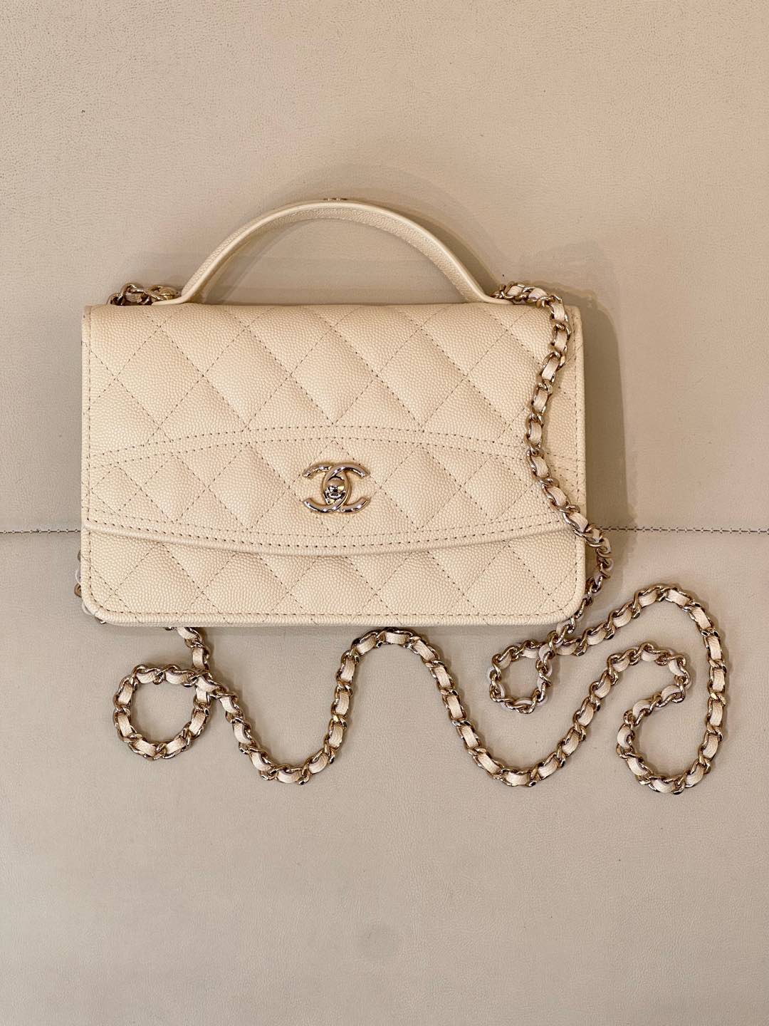 CHANEL 25C WOC цепочная сумка из телячьей кожи с тиснением под шагрень, изогнутый клапан, ручка, логотип двойная C, ромбовидная стёжка, винтажный премиум, изысканная элегантность, универсальная, подиумная модель — топовое качество