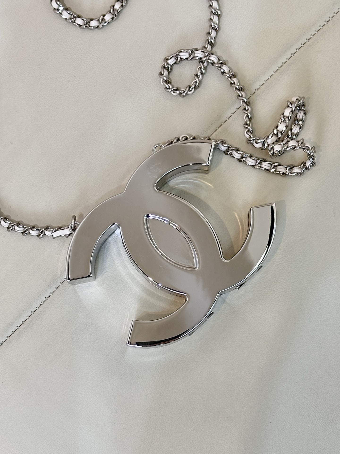 CHANEL Chanel металічная ланцужковая сумка двойчы C logo міні-сумка лімітаваная калекцыя вясновая навінка абавязкова для калекцыянераў вышэйшая якасць