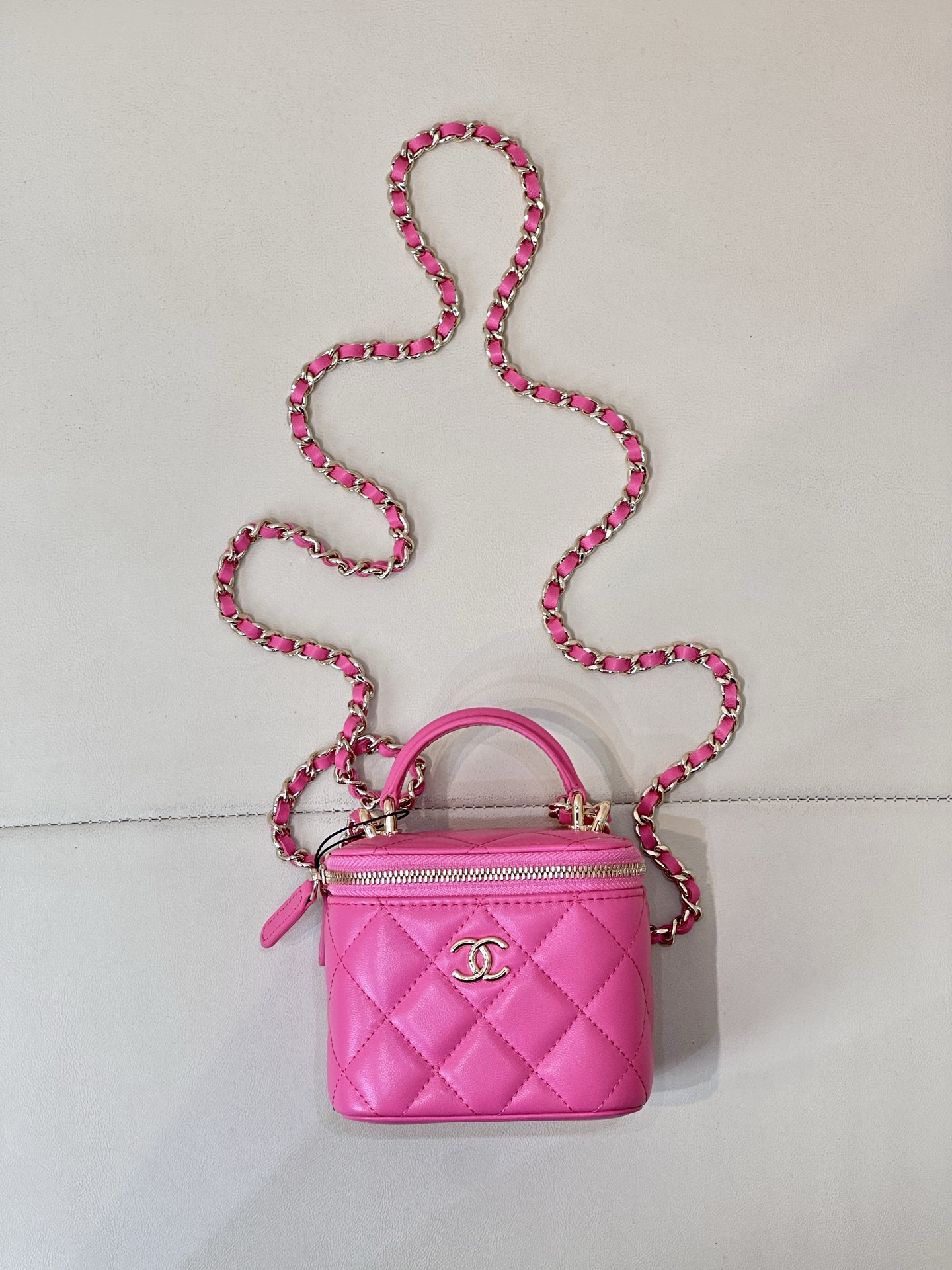 CHANEL New Handle Box Bag Structured Shape Lipstick Compartment - Top Quality