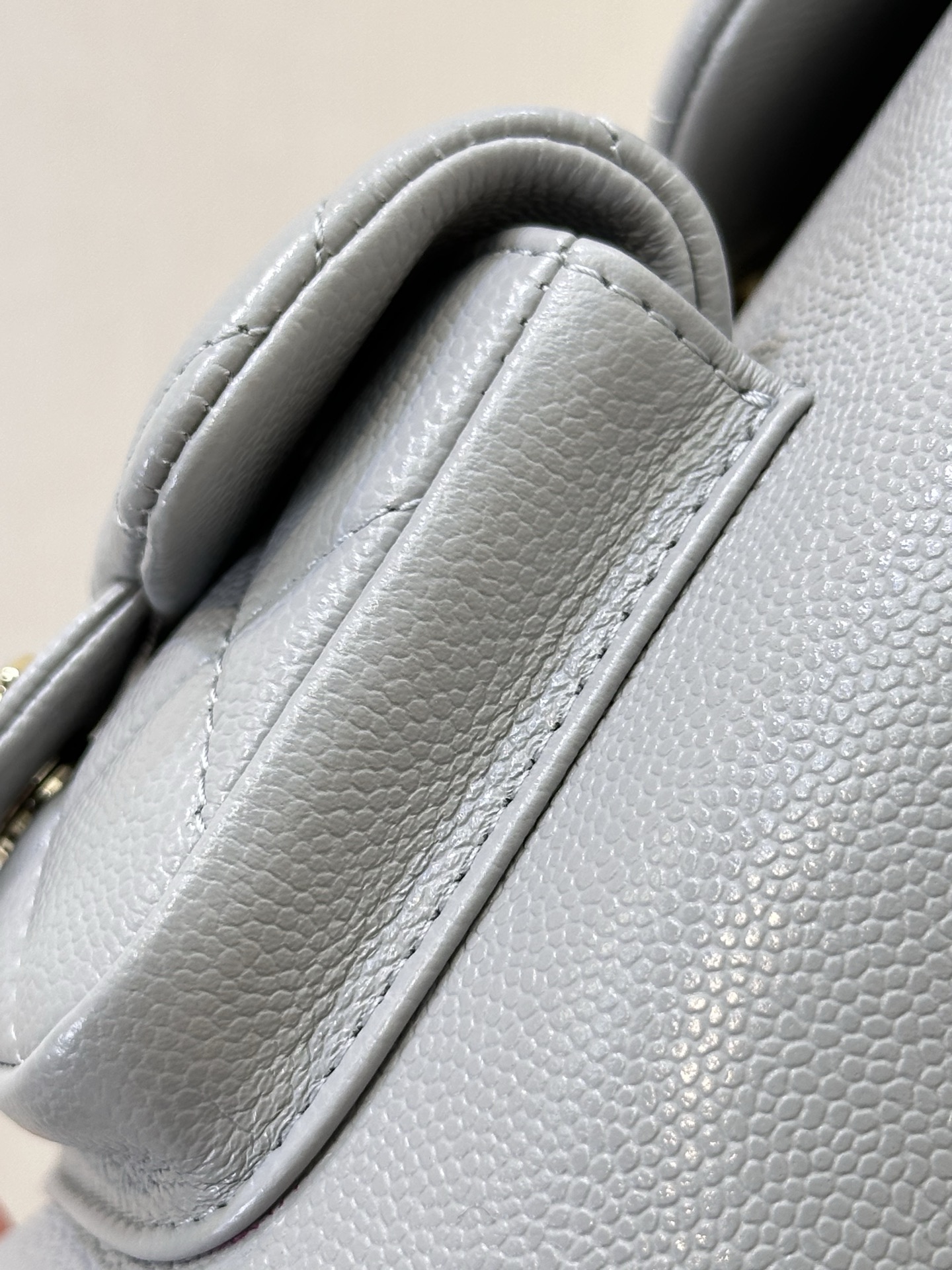 Elegant Quilted Backpack Crafted with Caviar Leather and Chain Detail 5 i1744873159483 5681 0 3