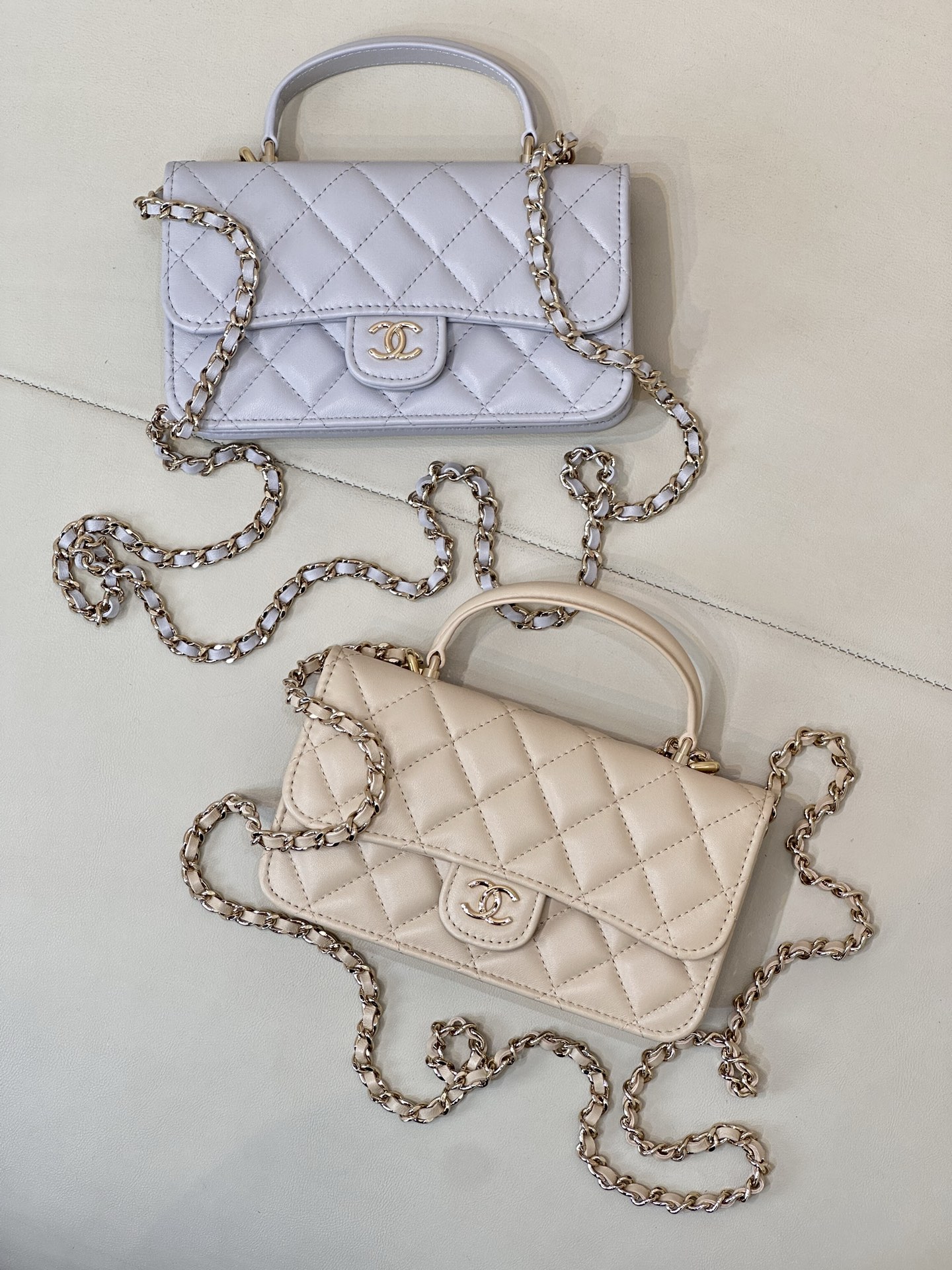 Chanel Handle WOC Handbag Lambskin Leather Chain Bag, 17 x 10 x 3 cm 3 i1744873416741 1449 0 2