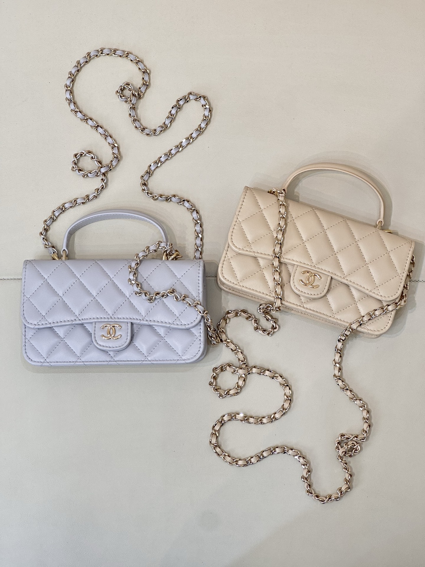 Chanel Handle WOC Handbag Lambskin Leather Chain Bag, 17 x 10 x 3 cm 2 i1744873416760 3207 0 0