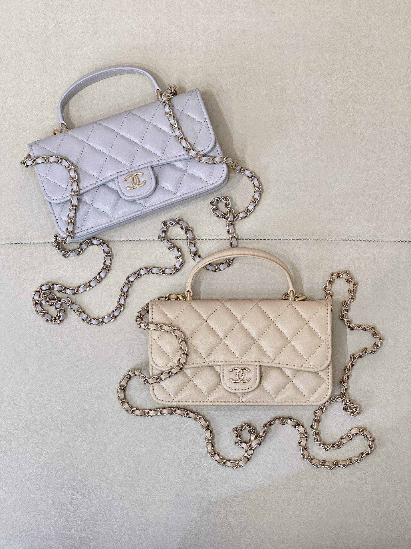 Chanel Handle WOC Handbag Lambskin Leather Chain Bag, 17 x 10 x 3 cm 1 i1744873416843 3970 0 1