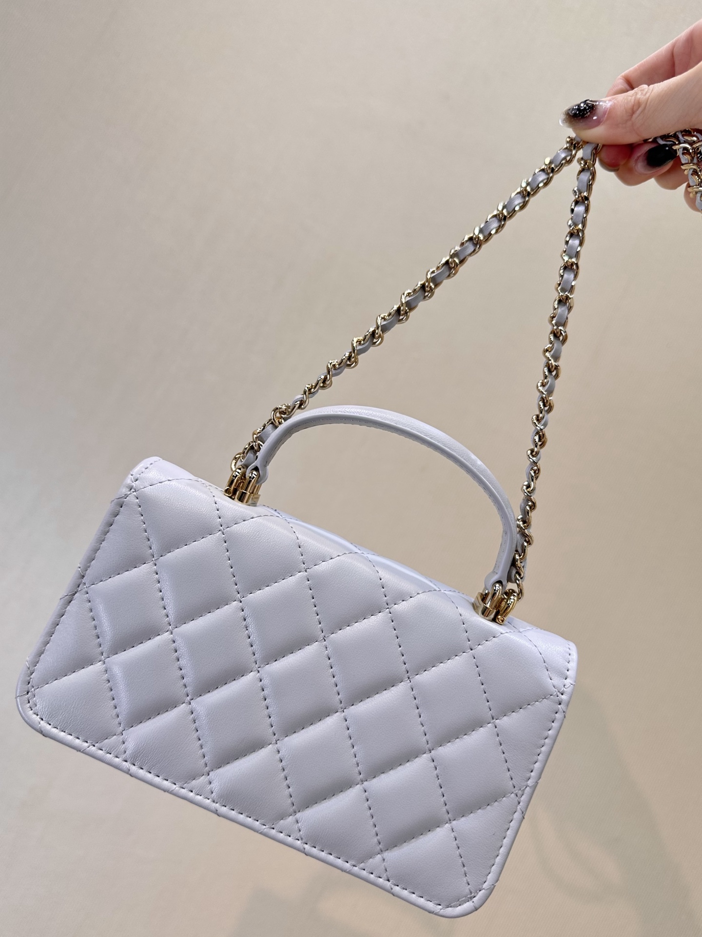 Elegant Quilted Lambskin Top Handle Flap Bag with Chain Strap 5 i1744873441642 1546 0 4