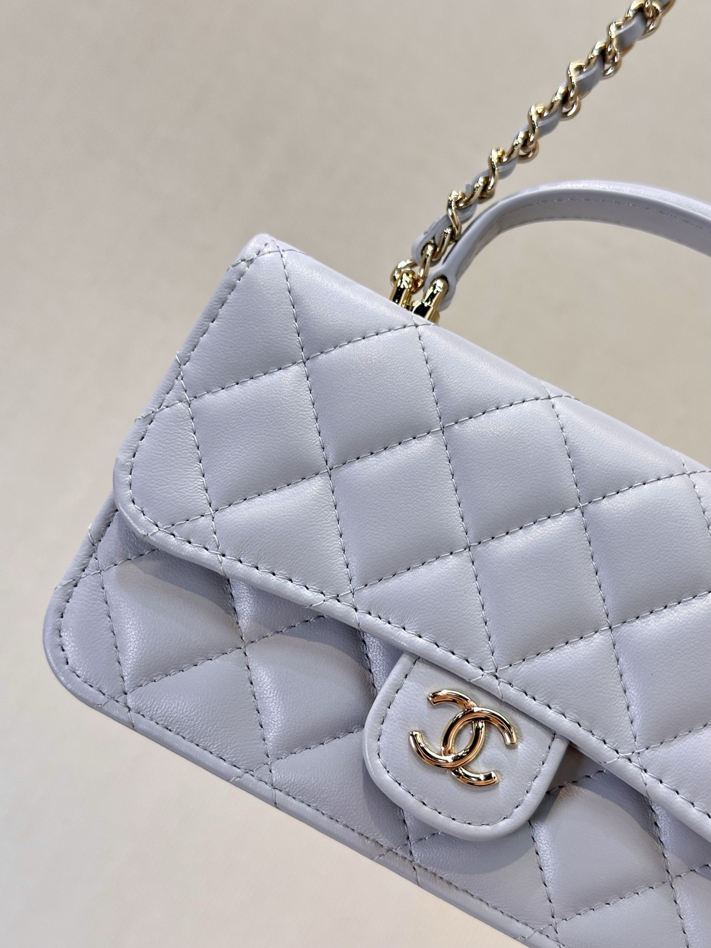 Elegant Quilted Lambskin Top Handle Flap Bag with Chain Strap 2 i1744873441725 9521 0 1