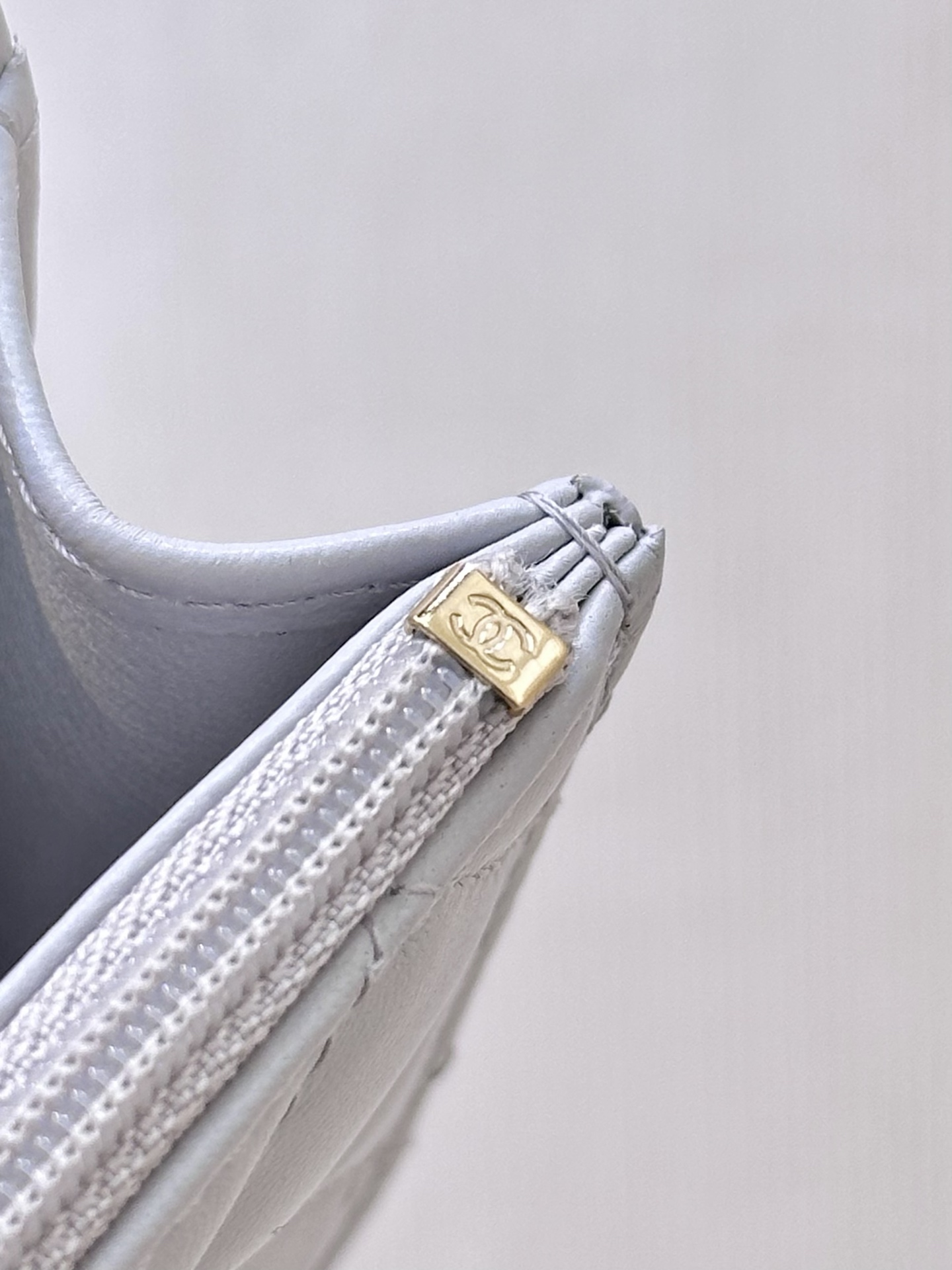 Elegant Quilted Bag with 18K Gold-Plated Hardware and Chain – Luxury Design 8 i1744874311440 2133 0 6