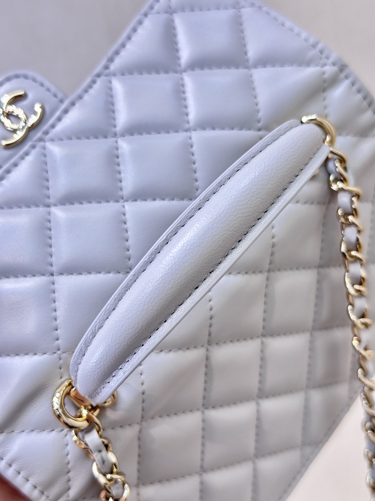 Elegant Quilted Bag with 18K Gold-Plated Hardware and Chain – Luxury Design 11 i1744874312722 8455 0 9