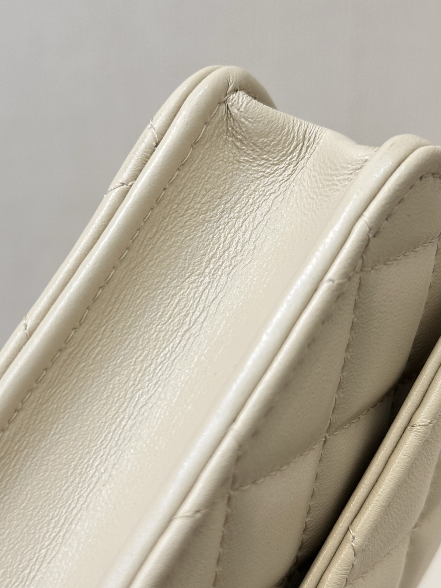 Elegant Quilted Lambskin Top Handle Flap Bag with Chain Strap 6 i1744874326354 6341 0 4