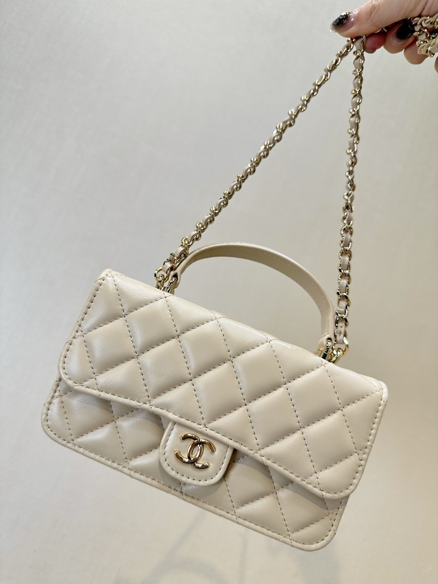 Elegant Quilted Lambskin Top Handle Flap Bag with Chain Strap 2 i1744874327314 7871 0 0