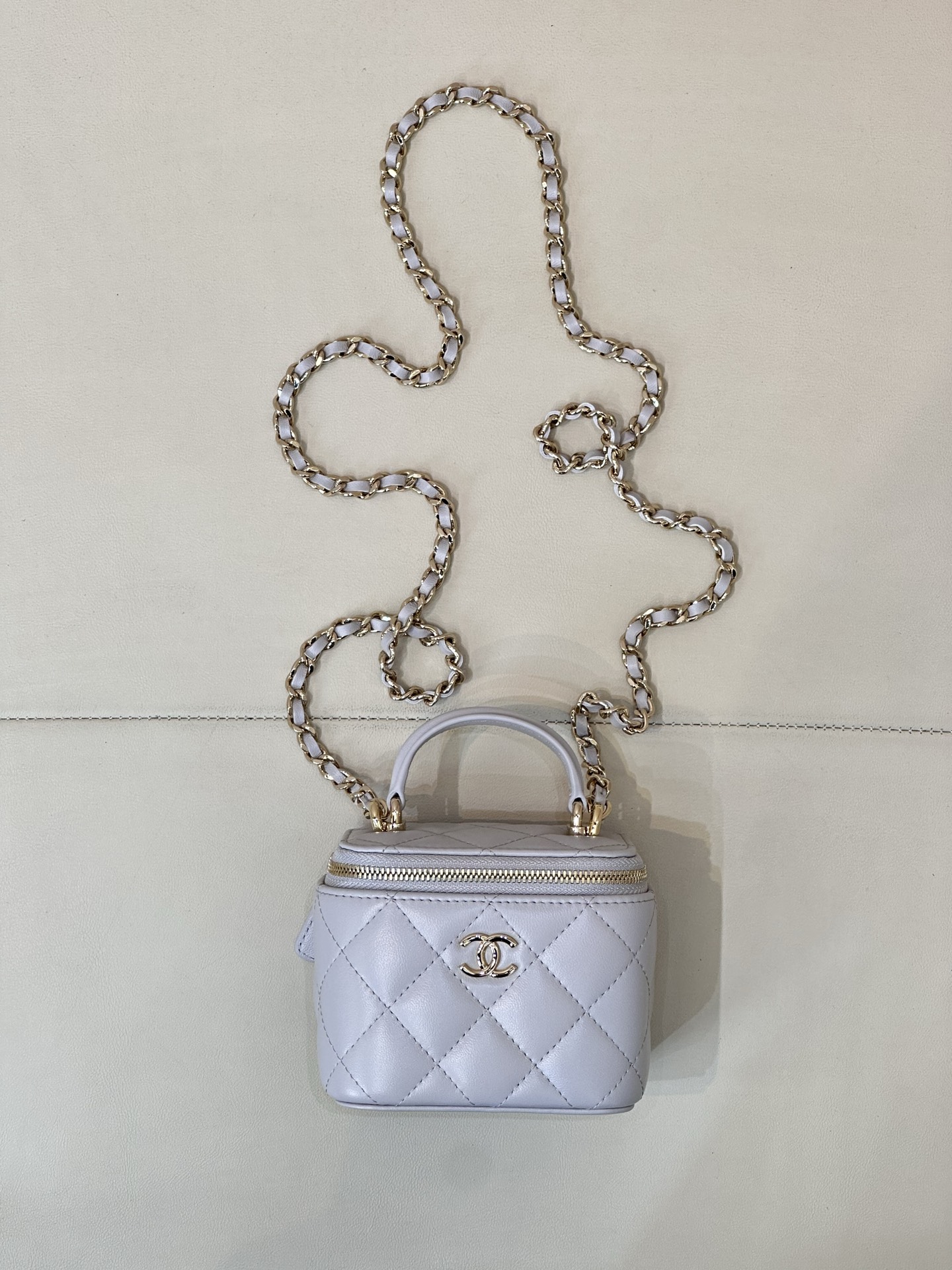 CHANEL New Handle Box Bag Structured Shape Lipstick Compartment - Top Quality
