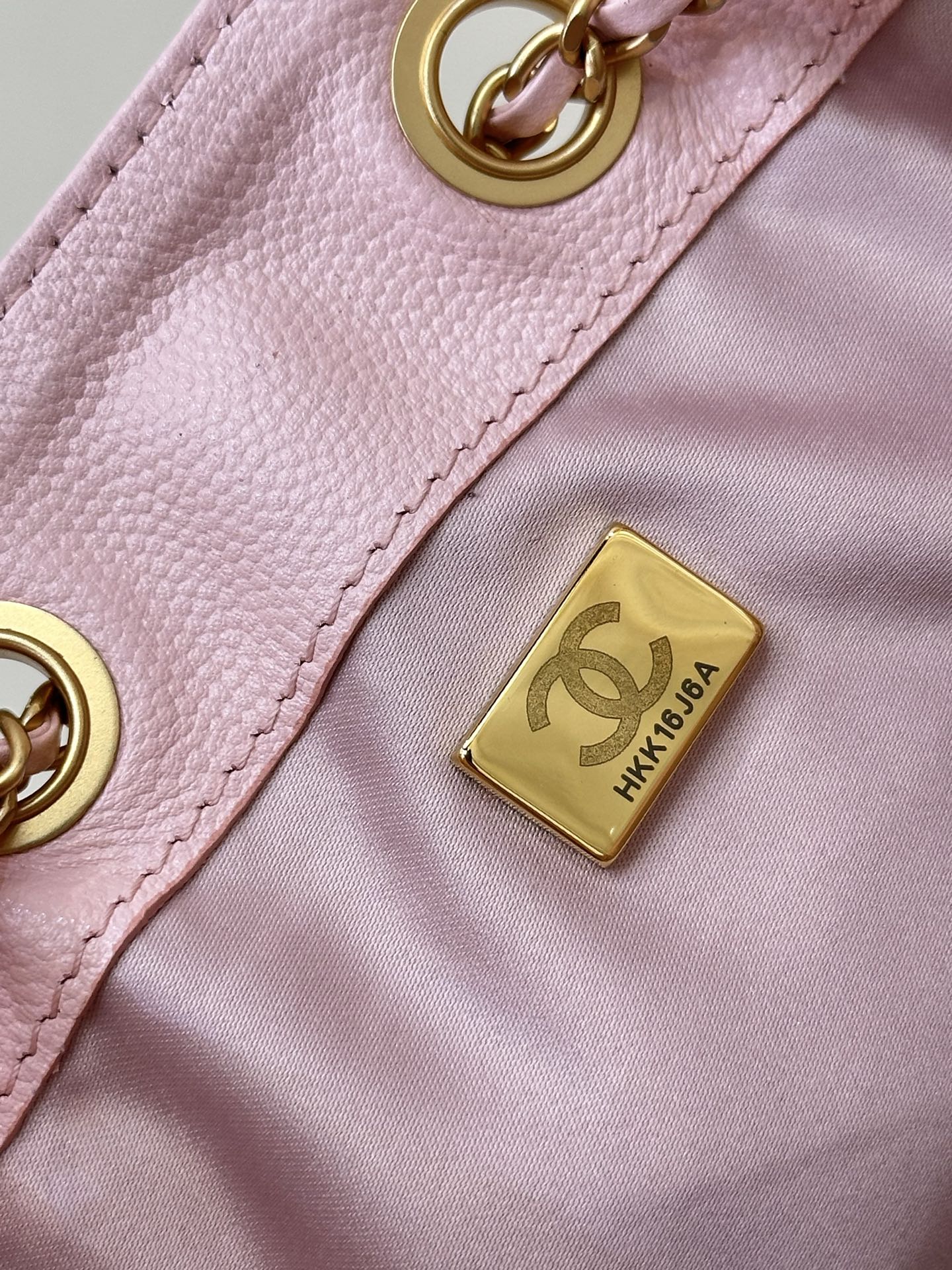 Elegant Bucket Bag with Chain Straps and Exterior Pockets - Spacious Interior 8 i1745231214818 6189 0 7