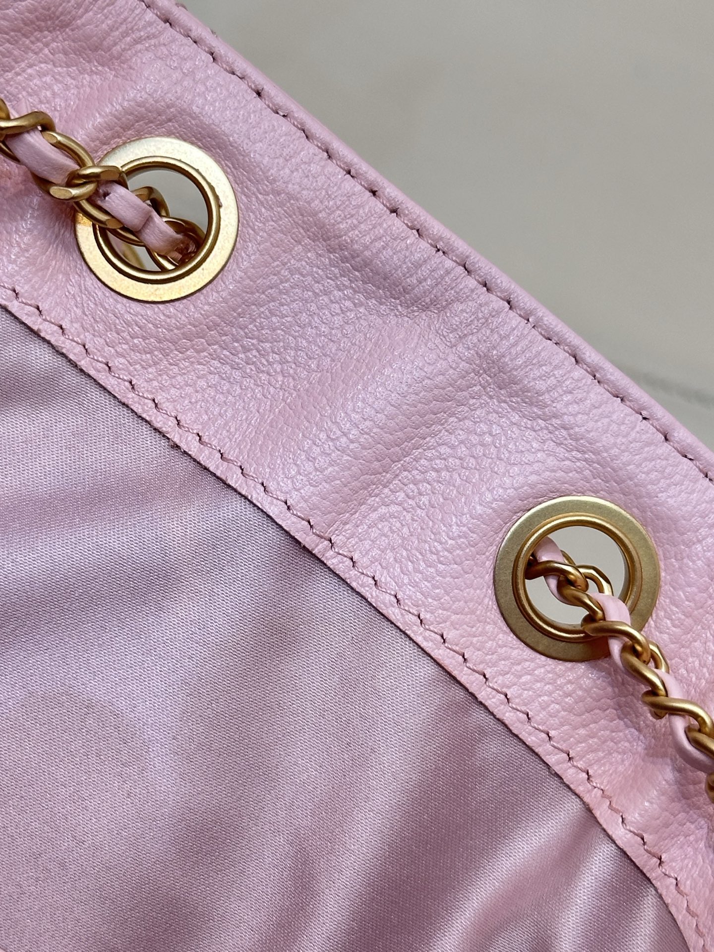 Elegant Bucket Bag with Chain Straps and Exterior Pockets - Spacious Interior 6 i1745231214918 8587 0 5