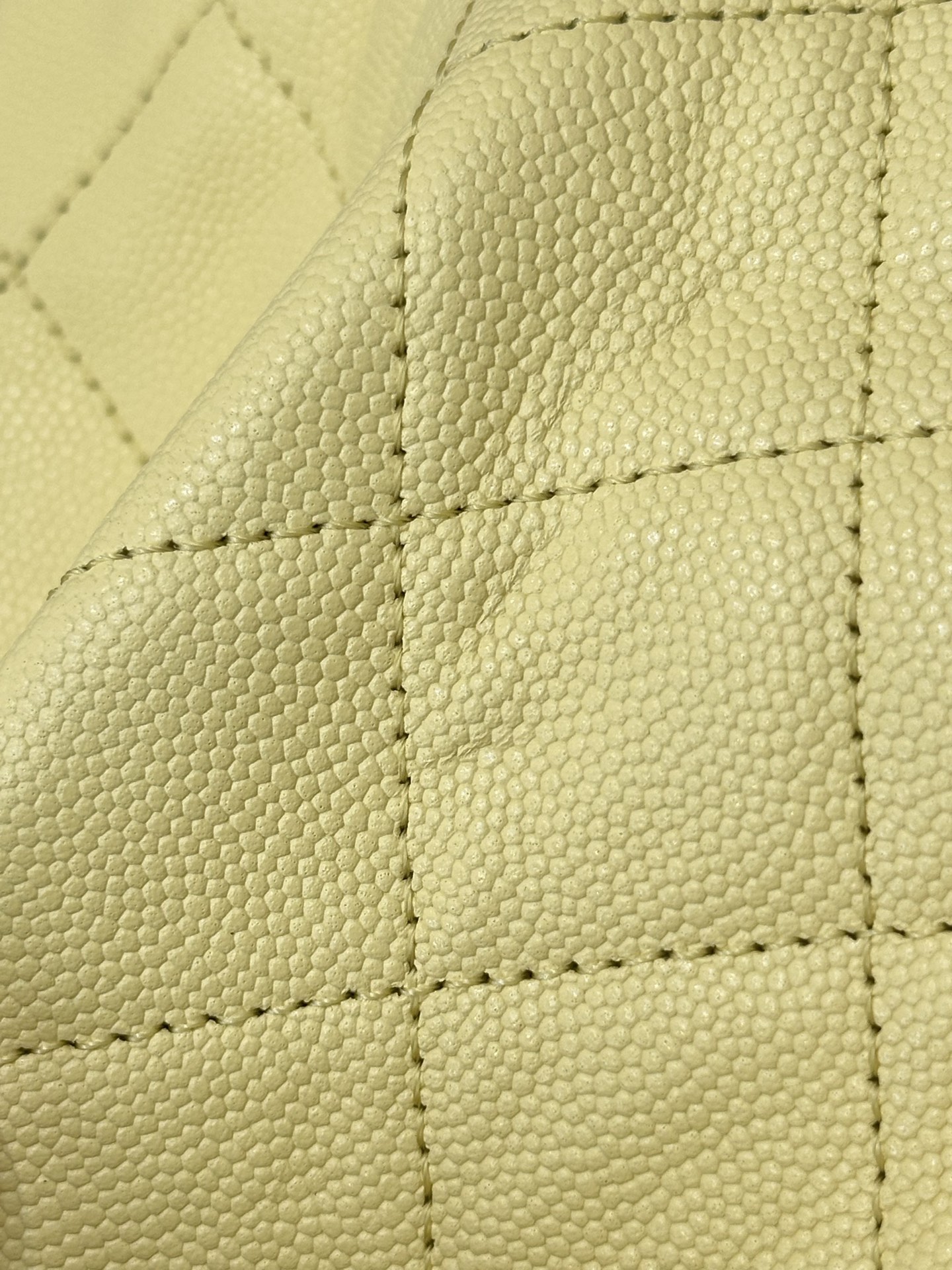 Elegant Quilted Leather Bag with Caviar Texture and Durable Design 9 i1745231301479 4479 0 7