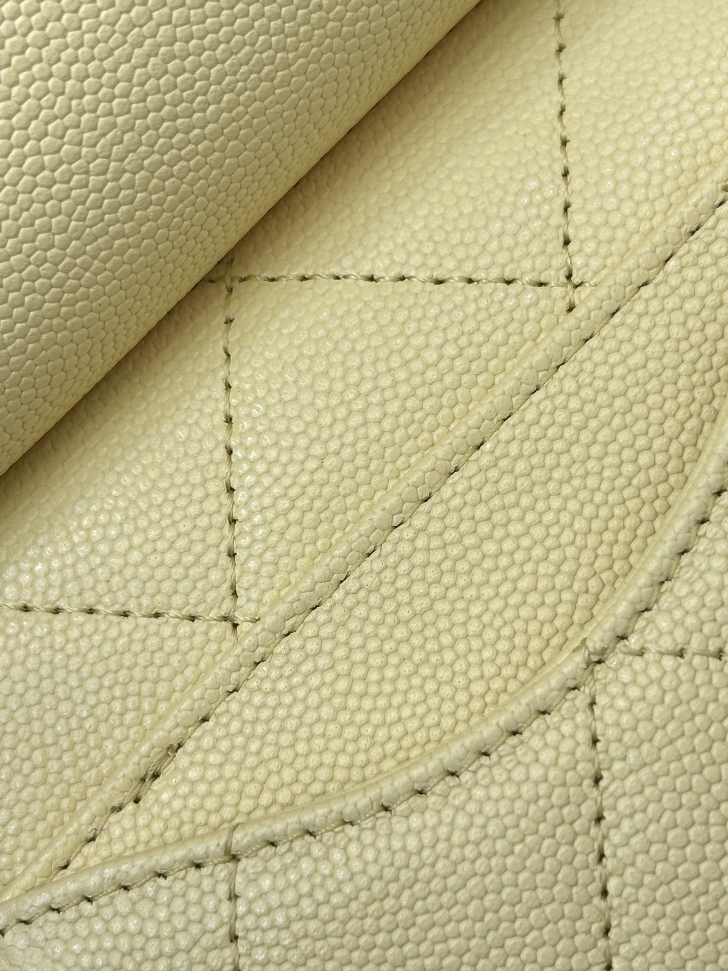 Elegant Quilted Leather Bag with Caviar Texture and Durable Design 6 i1745231302628 6734 0 4