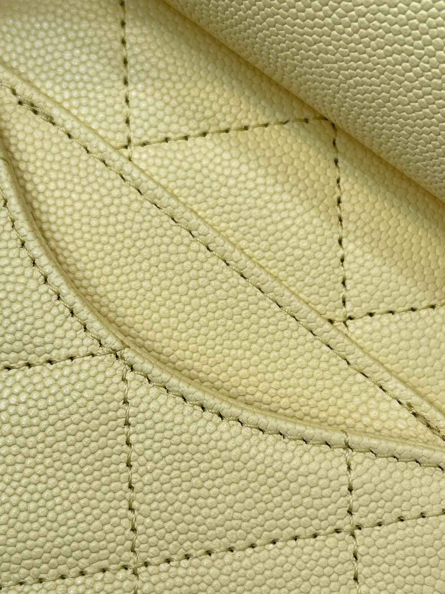 Elegant Quilted Leather Bag with Caviar Texture and Durable Design 3 i1745231302639 1003 0 1