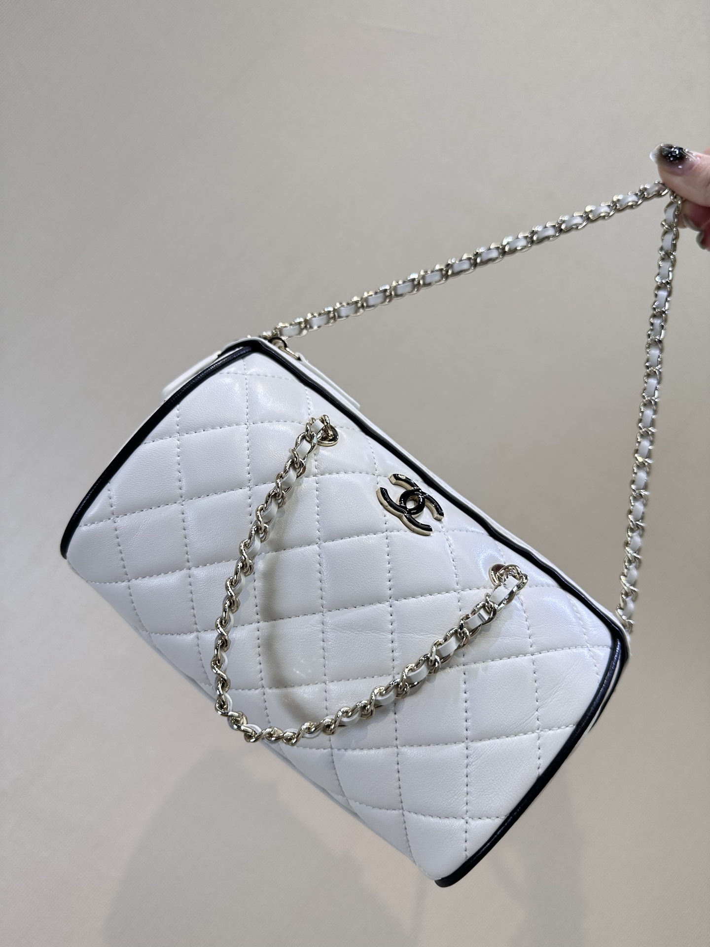 Chanel White Quilted Leather Bowling Bag with Chain Strap 2 i1745231347421 7200 0 0