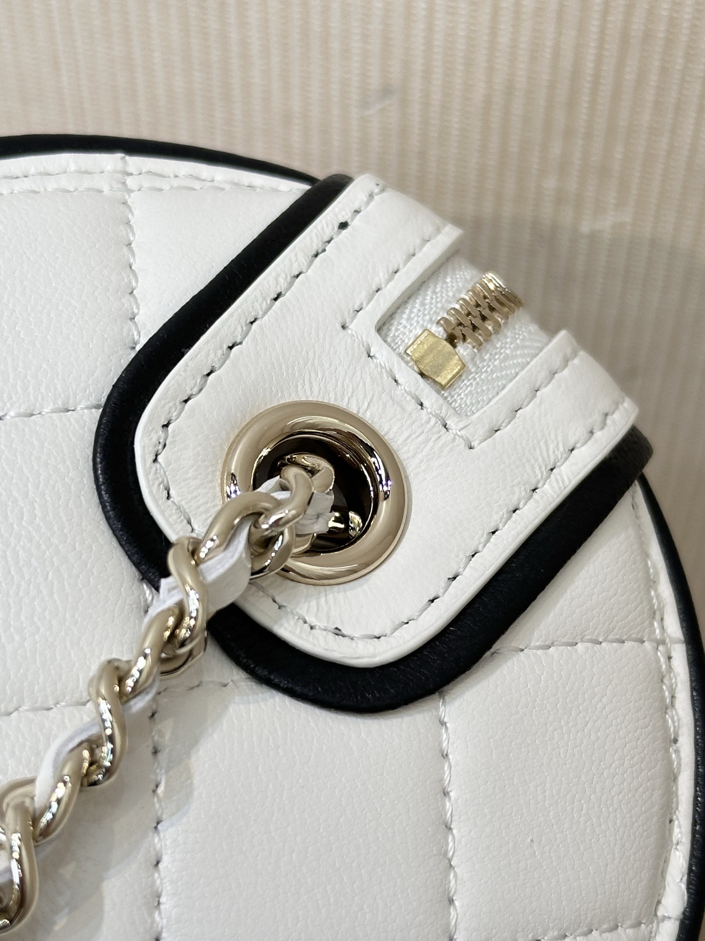 Chanel White Quilted Leather Round Shoulder Bag with Chain Strap 6 i1745231383274 6286 0 4