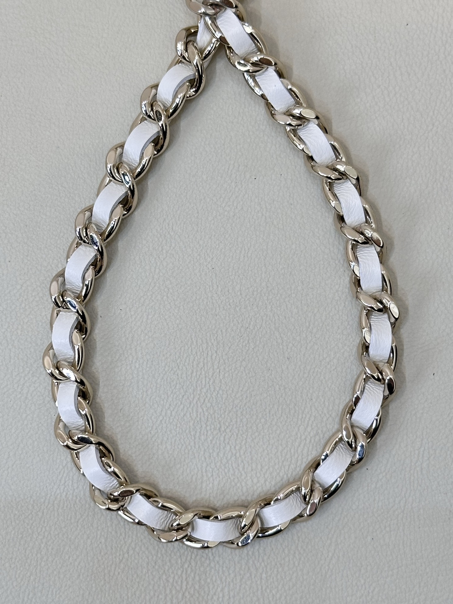 Chanel White Quilted Leather Round Shoulder Bag with Chain Strap 8 i1745231384089 6397 0 6