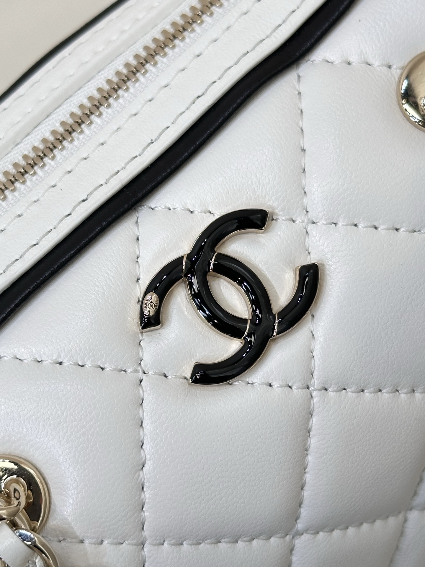 Chanel 25P Bowling Bag, Quilted Design, Lightweight, Versatile, 11 x 18.5 x 11.5cm 6 i1745239379457 6303 0 4