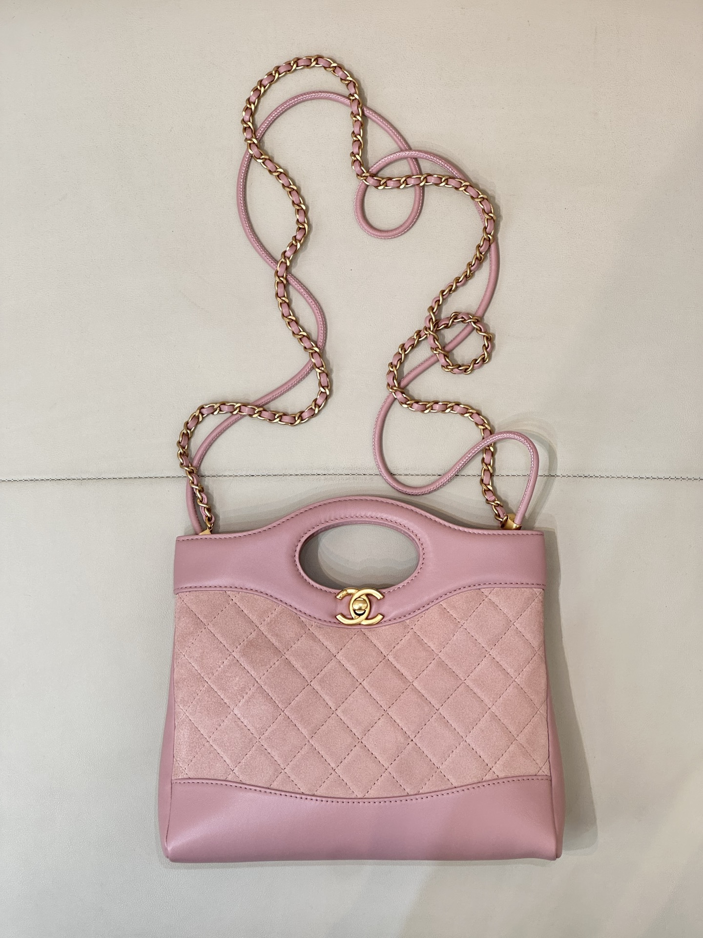 CHANEL Сумка 31Bag складная расслабленная винтажная японская стёганая кожаная цепочка через плечо в руке универсальная лимитированная — высшее качество