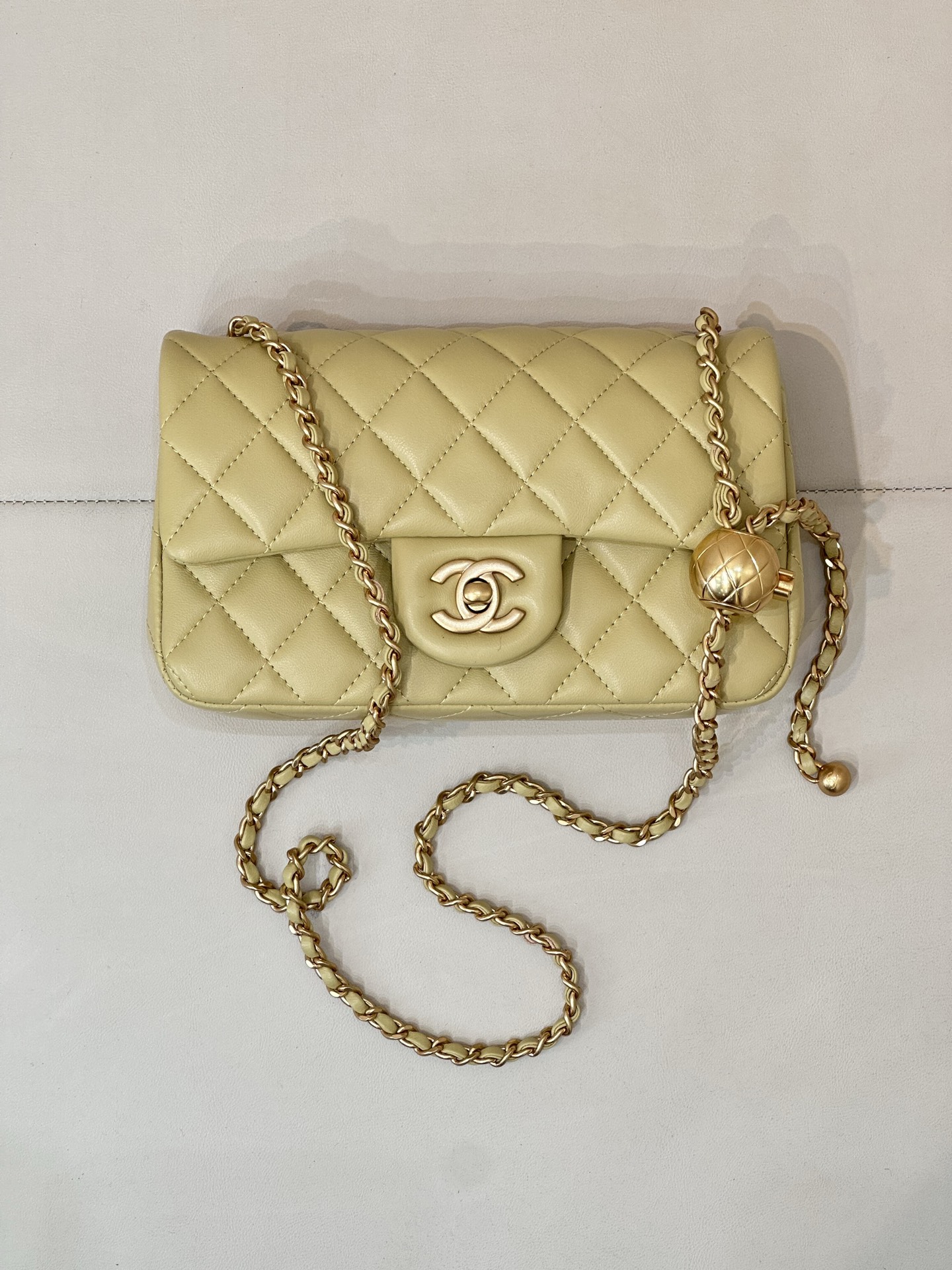CHANEL 純正皮革 ラムスキン キルティング 定番資産価値モデル 柔らかく厚みのある チェーンバッグ-最高品質