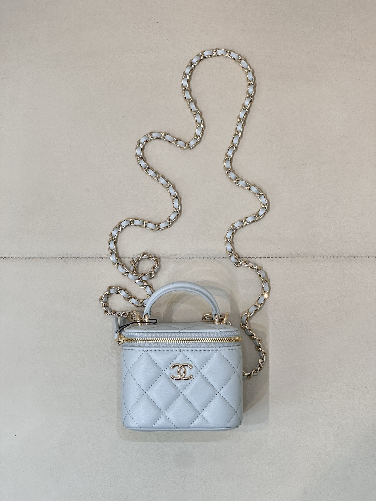CHANEL New Handle Box Bag Structured Shape Lipstick Compartment - Top Quality
