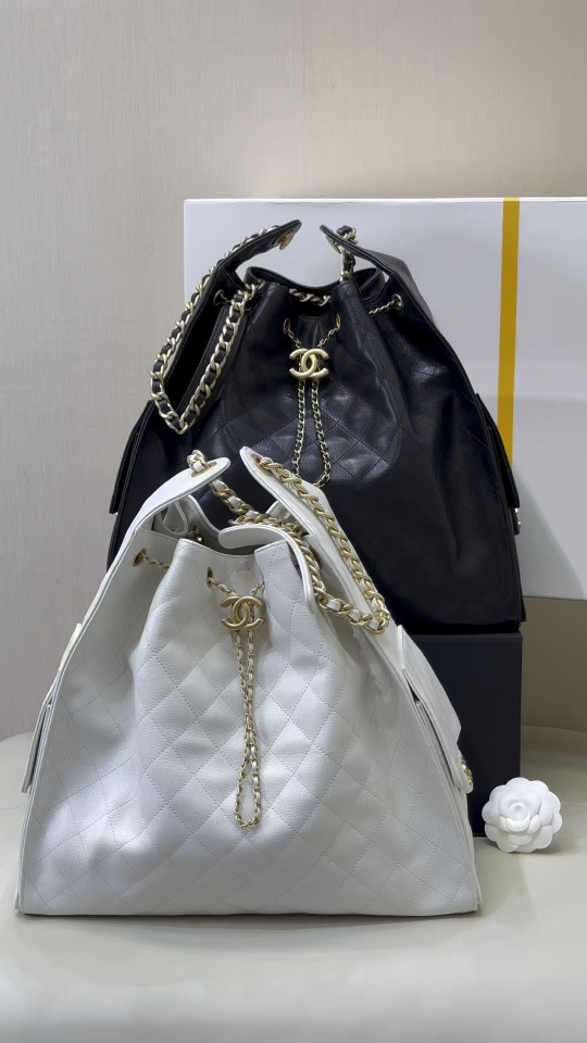 5293/5553 Bolso hippie con cordón Chanel 25c hobo ¡Hobo pequeño caballo oscuro de 25c! El artículo más popular de esta …