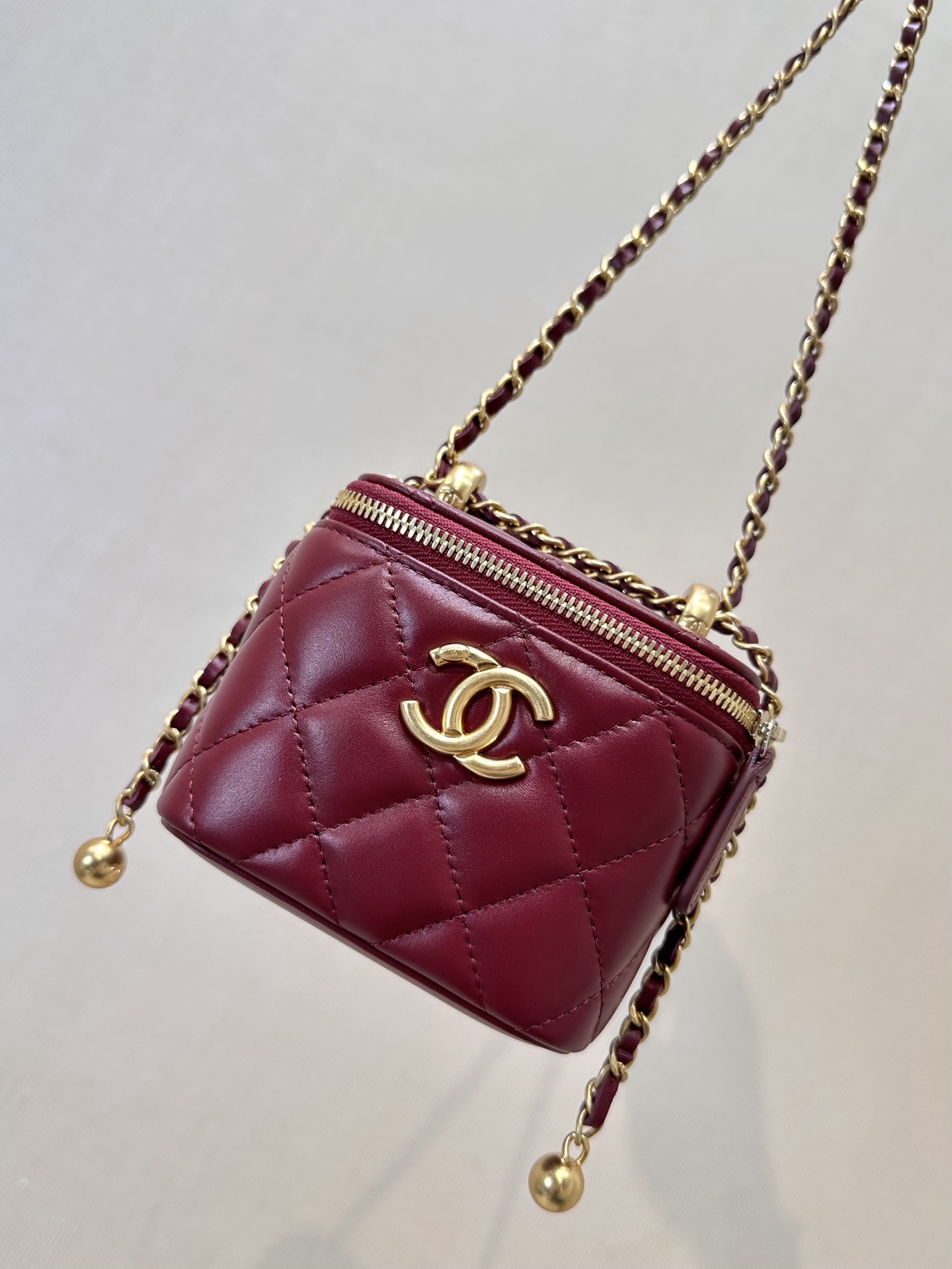 CHANEL 23C Double Pearl Mini Box Bag, Double Gold Pearls, Adjustable Chain, Multiple Ways to Wear, Exquisite and Versatile Mini Bag - Top Quality