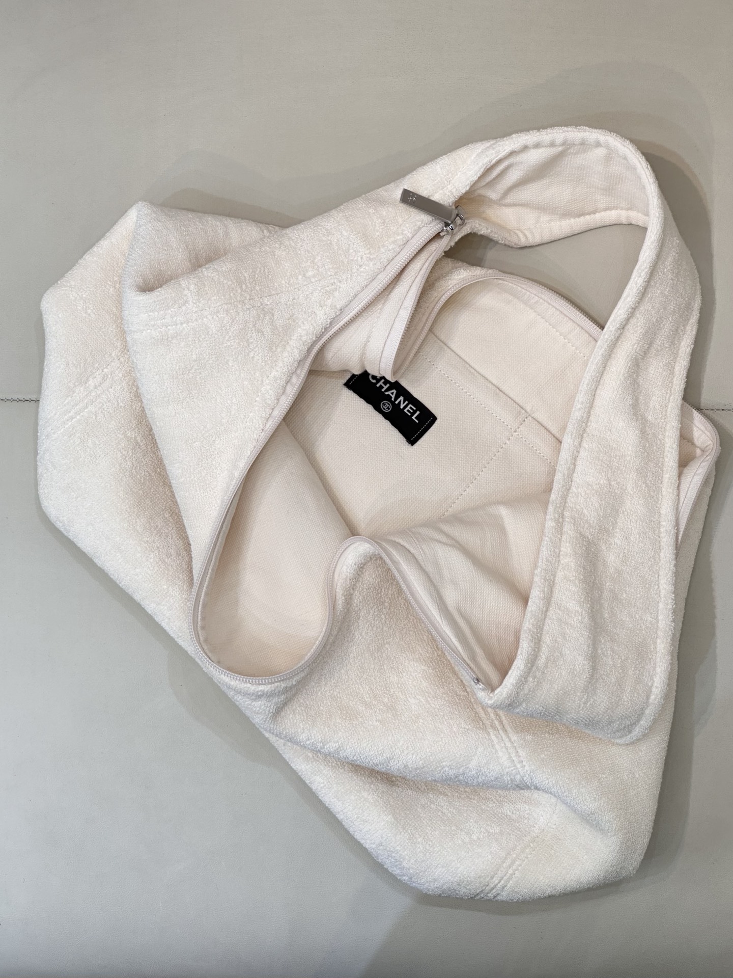 Chanel Coco Beach Towel Bag: Lightweight, Roomy, and Stylish Tote for Essentials 9 i1749895825219 5896 0 8