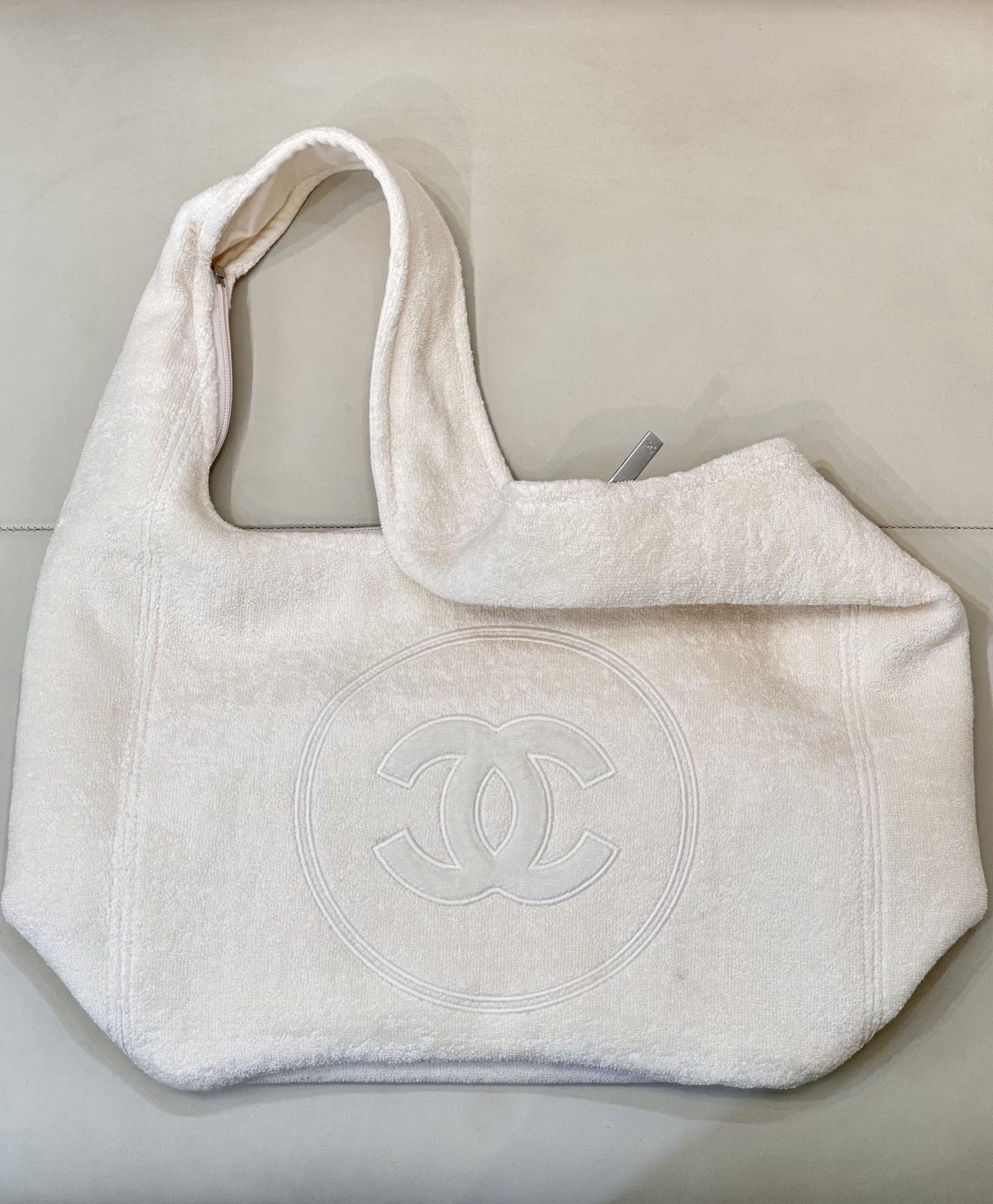 Chanel Coco Beach Towel Bag: Lightweight, Roomy, and Stylish Tote for Essentials 6 i1749895831288 2087 0 6