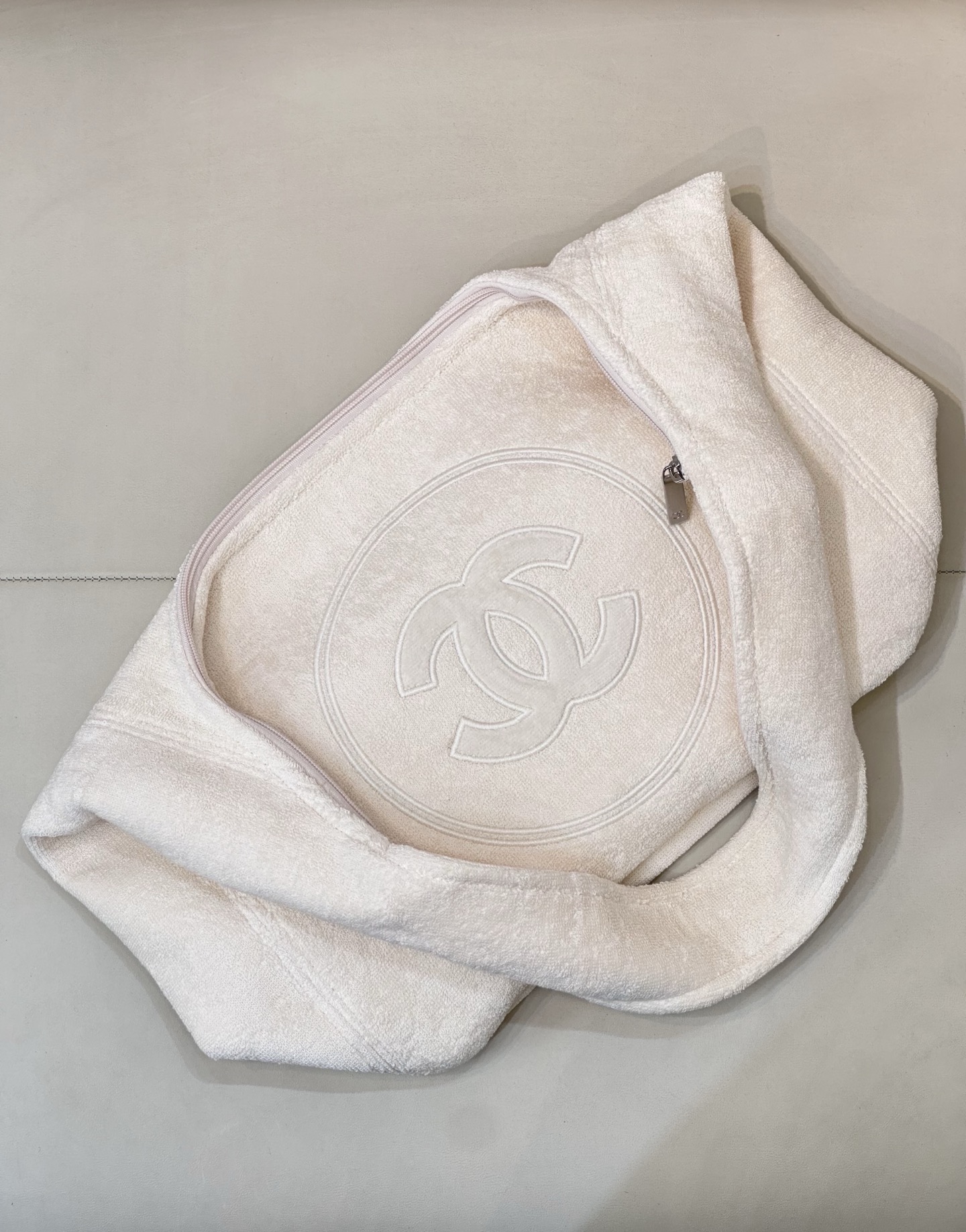 Chanel Coco Beach Towel Bag: Lightweight, Roomy, and Stylish Tote for Essentials 2 i1749895831319 8445 0 4
