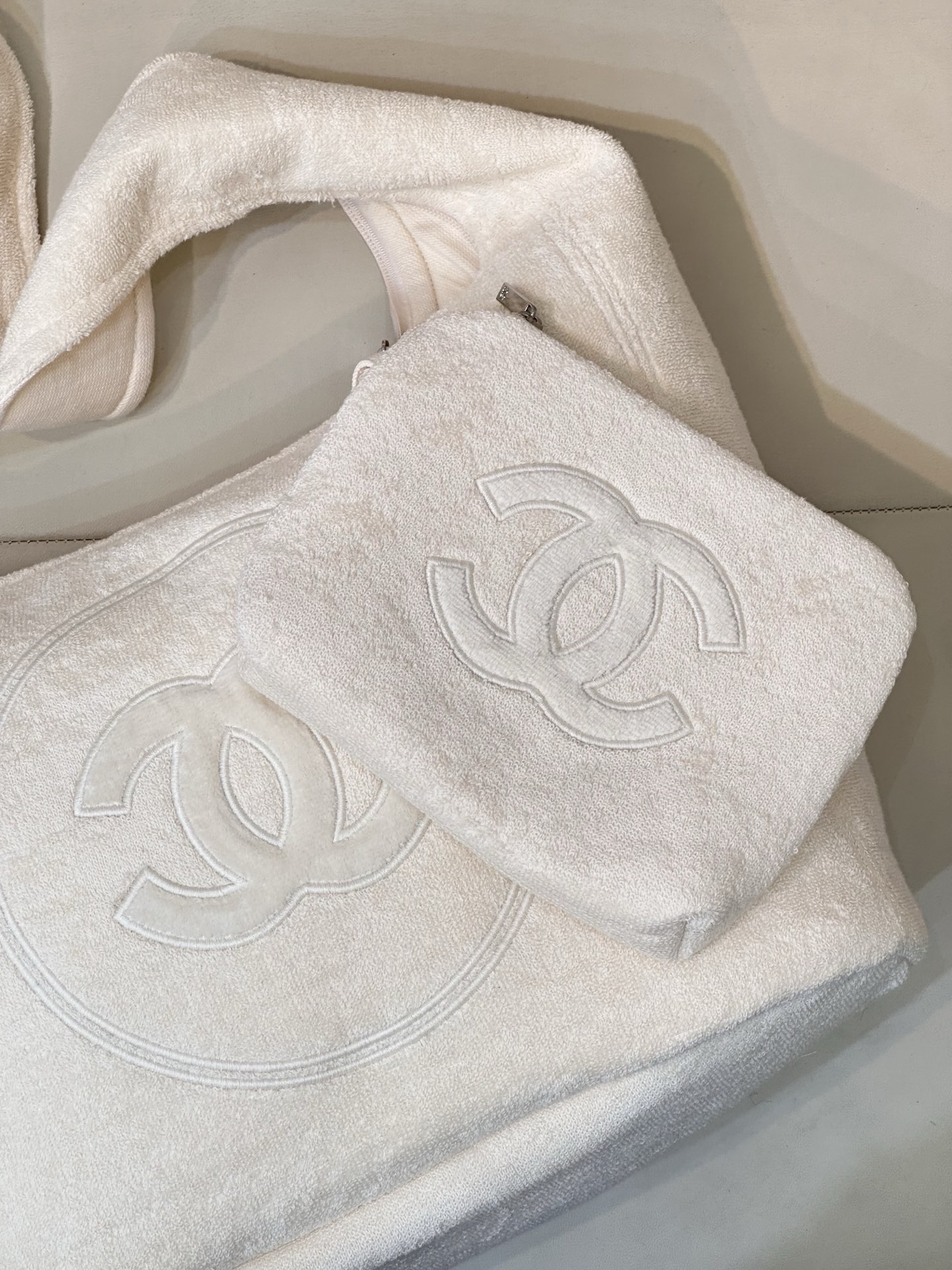 Chanel Coco Beach Towel Bag: Lightweight, Roomy, and Stylish Tote for Essentials 5 i1749895831372 9571 0 1