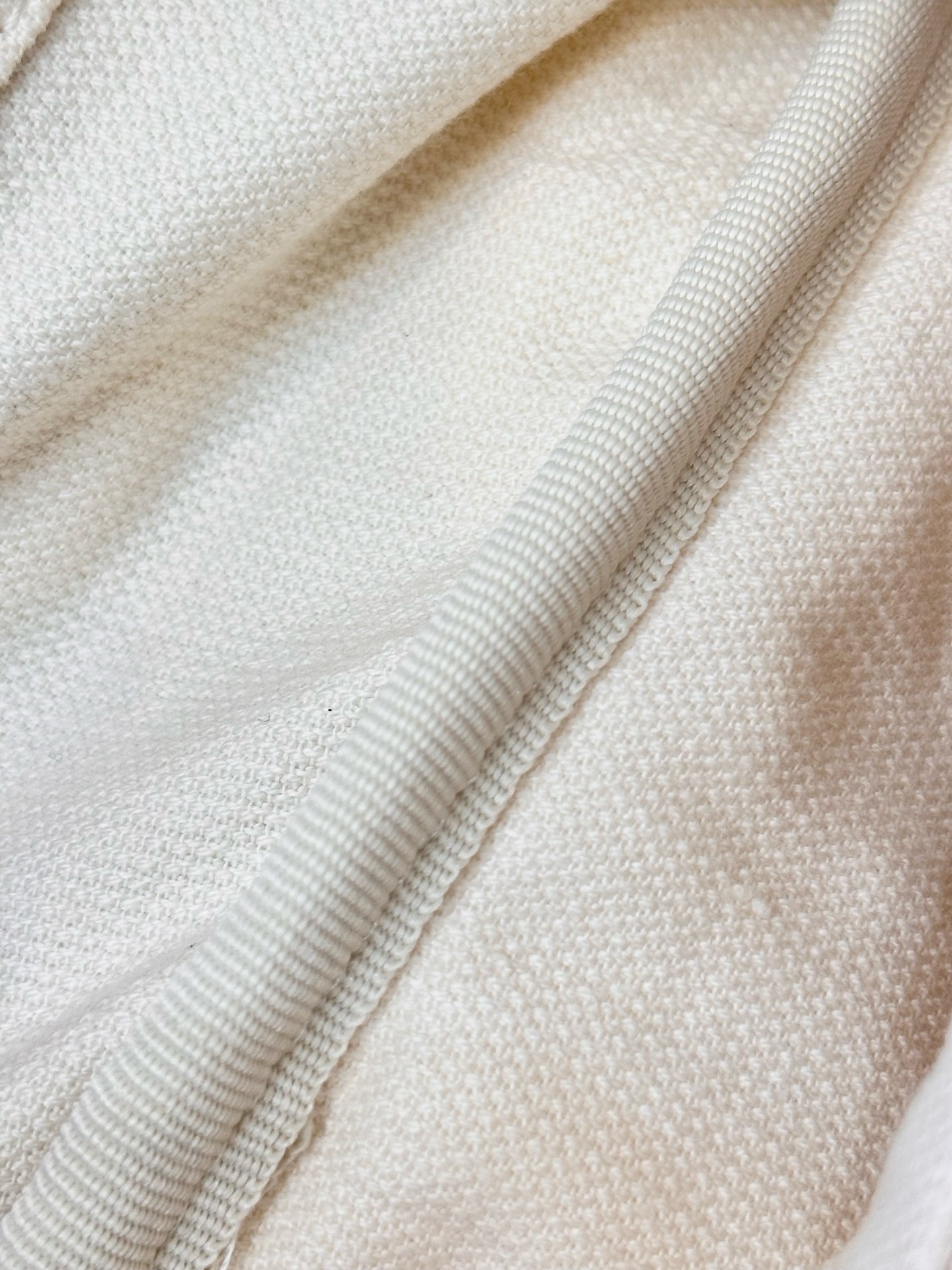 Chanel Vintage White Terry Cloth CC Beach Tote Bag, Perfect for Vacation 6 i1749896043422 1374 0 4