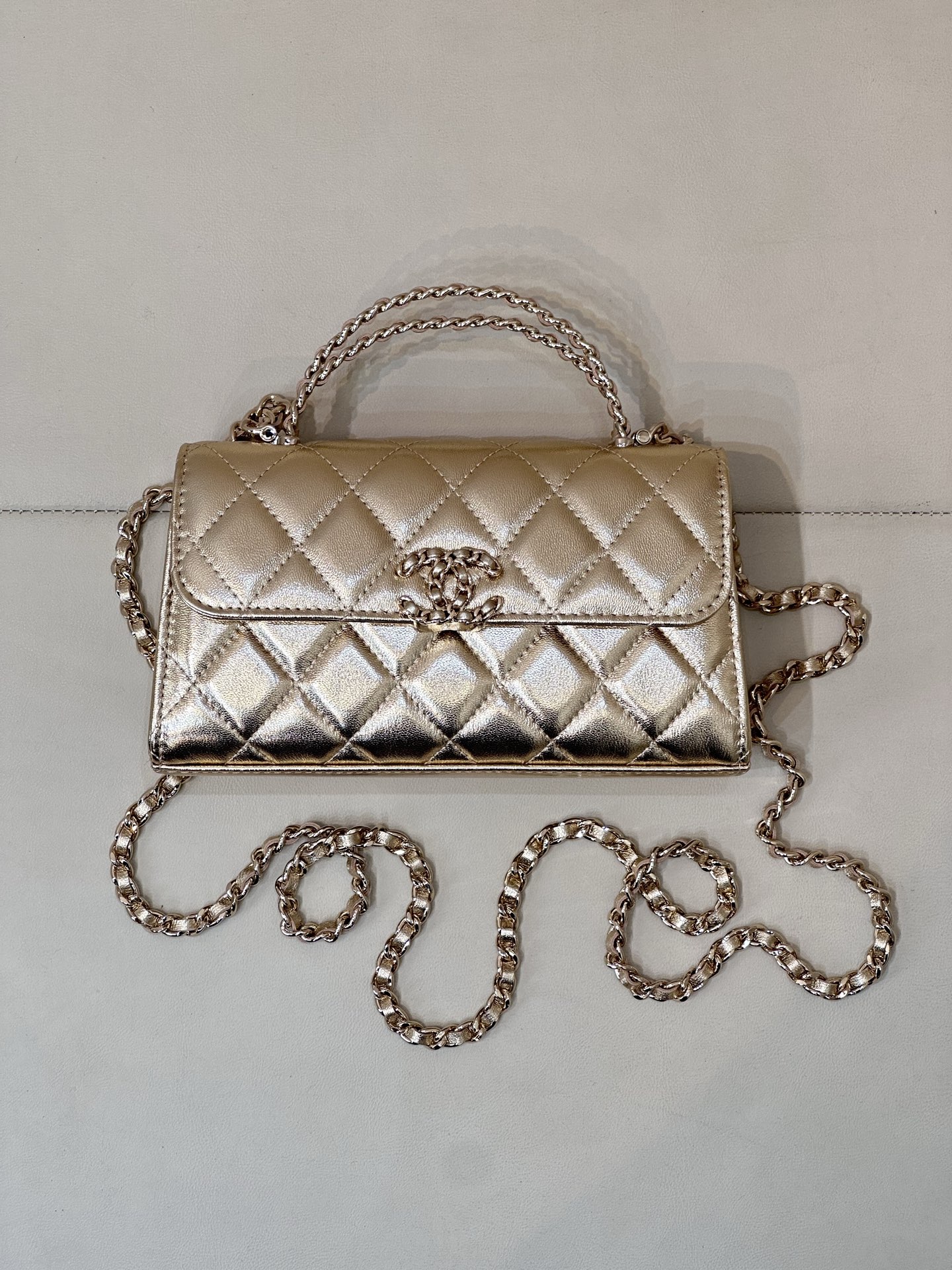 CHANEL kleine Chanel mini Kelly cross-handle lychee-grain kalfsleer ruitketting champagne hardware logo verborgen model populair model oud kanaal - topkwaliteit