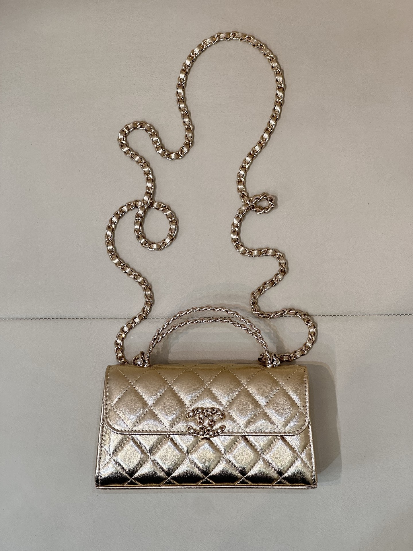 CHANEL シャネル ミニKelly クロスハンドル ライチ柄カウレザー キルティングチェーン シャンパンゴールド金具ロゴ 隠しモデル 人気モデル 旧チャネル-トップ品質