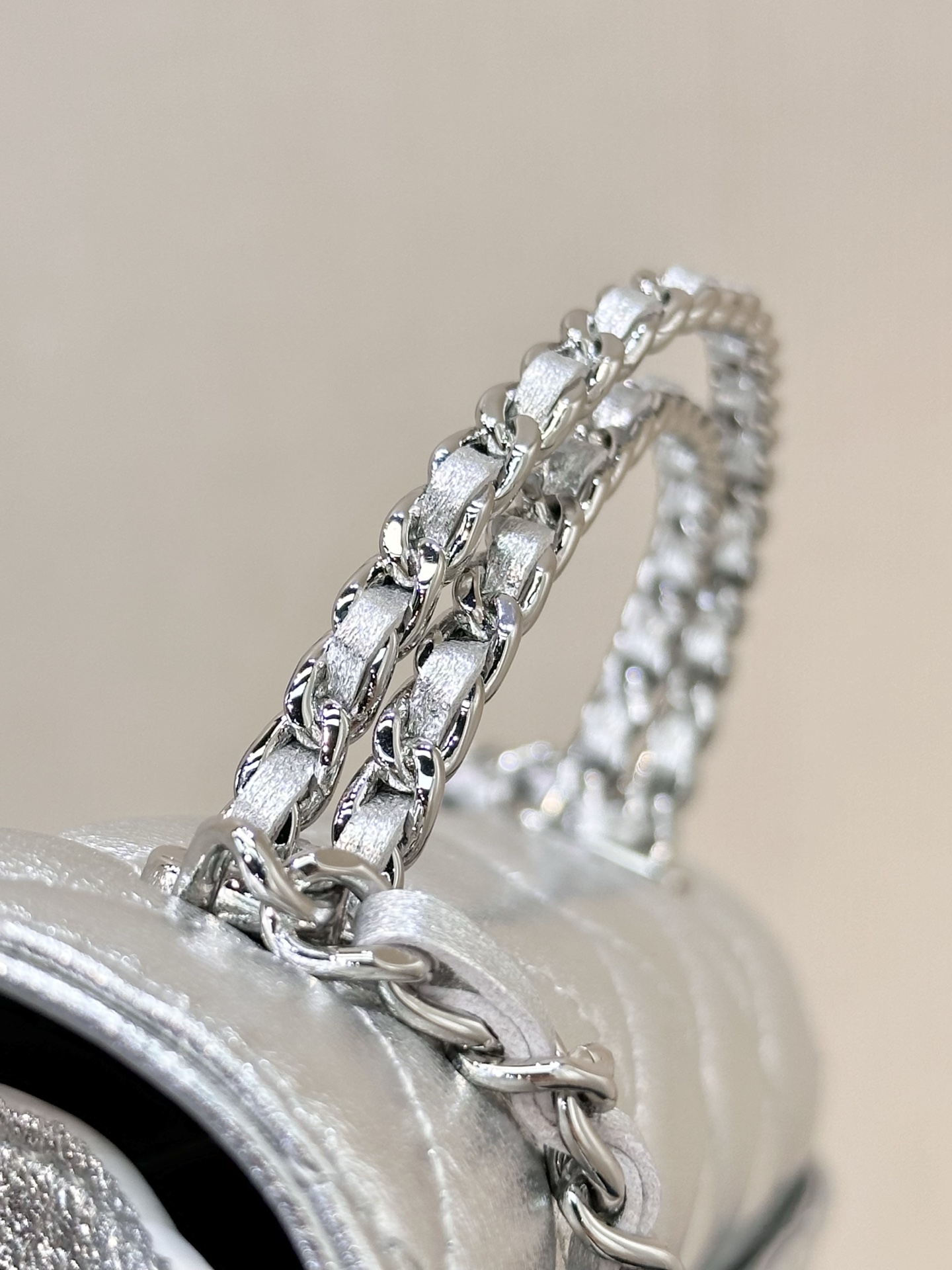 Elegant Quilted Metallic Silver Flap Bag with Chain Strap Top Handle Bag 9 i1749897006418 776 0 7
