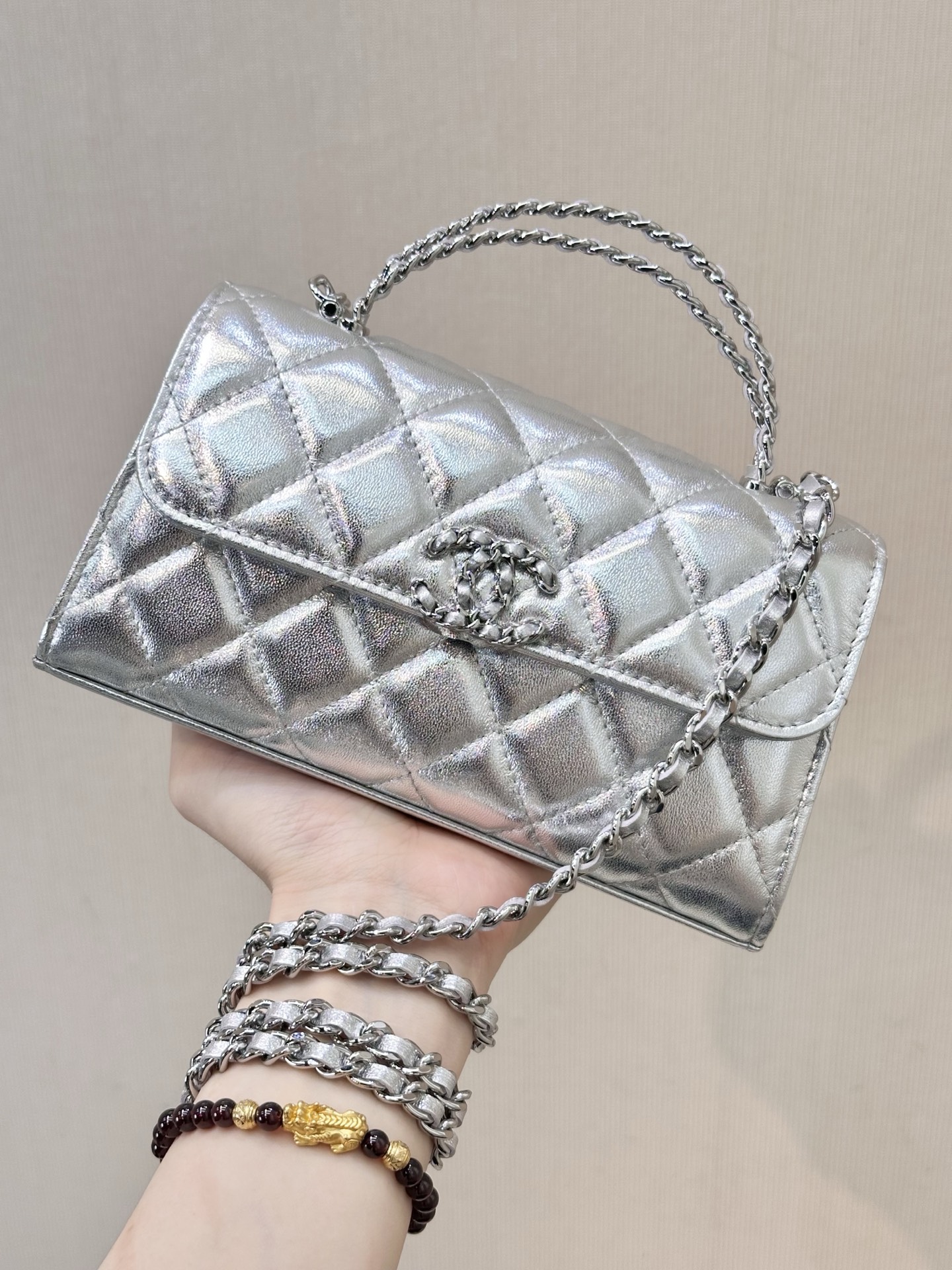 Elegant Quilted Metallic Silver Flap Bag with Chain Strap Top Handle Bag 2 i1749897006440 6383 0 0