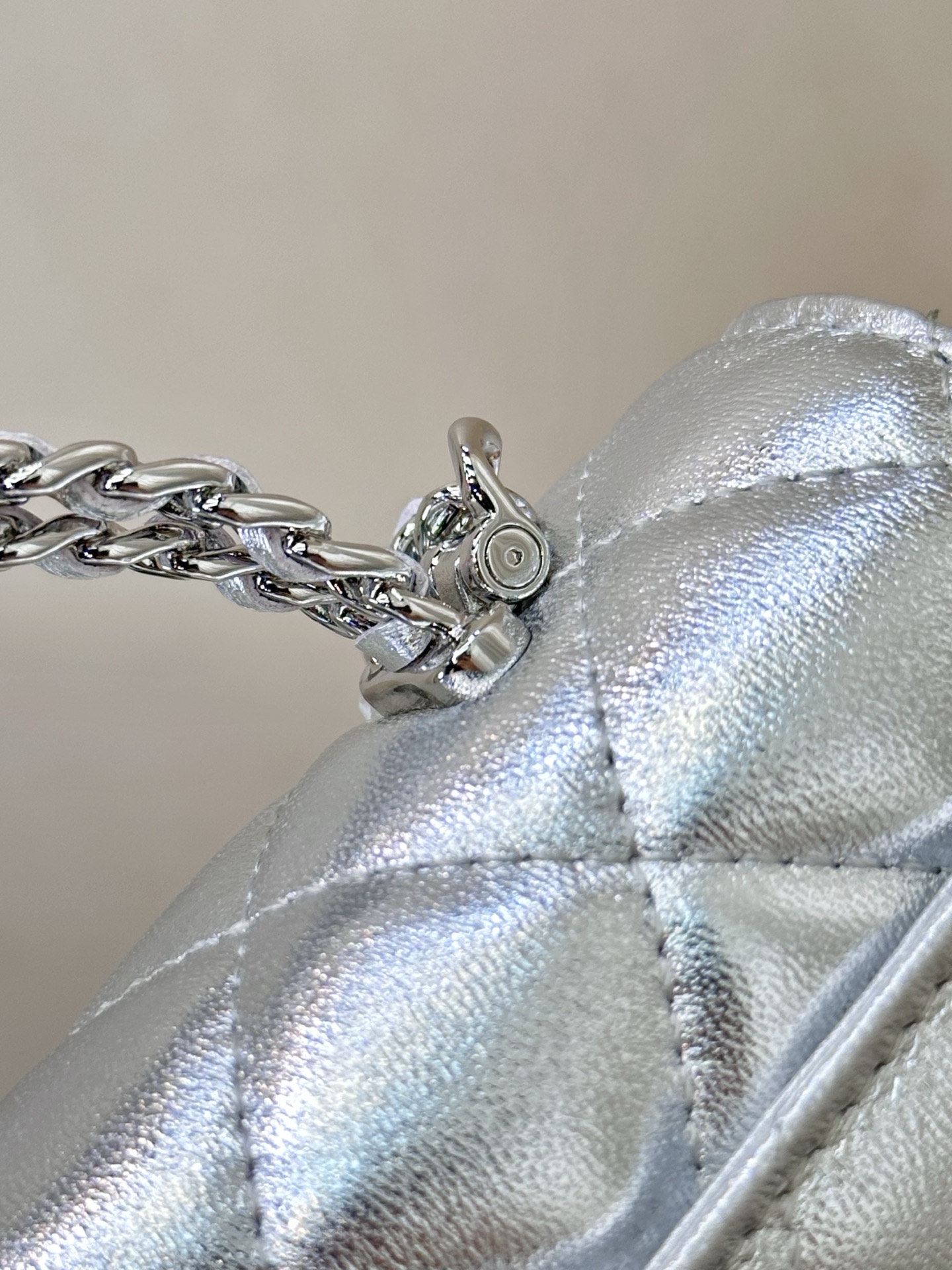 Elegant Quilted Metallic Silver Flap Bag with Chain Strap Top Handle Bag 10 i1749897008755 4172 0 8