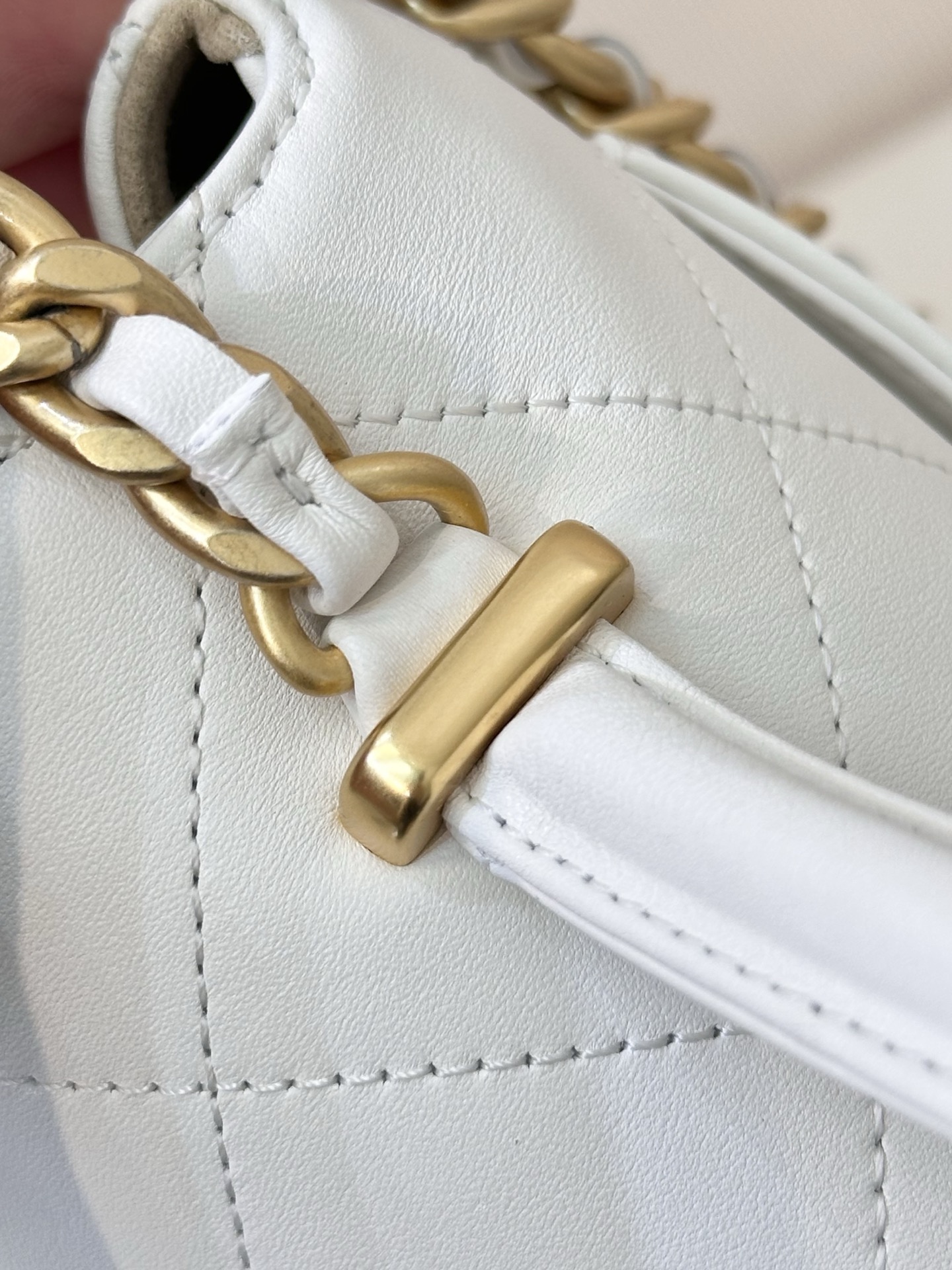 Elegant Quilted Leather Top Handle Bag with Chain Strap, White 7 i1750068176700 2014 0 5