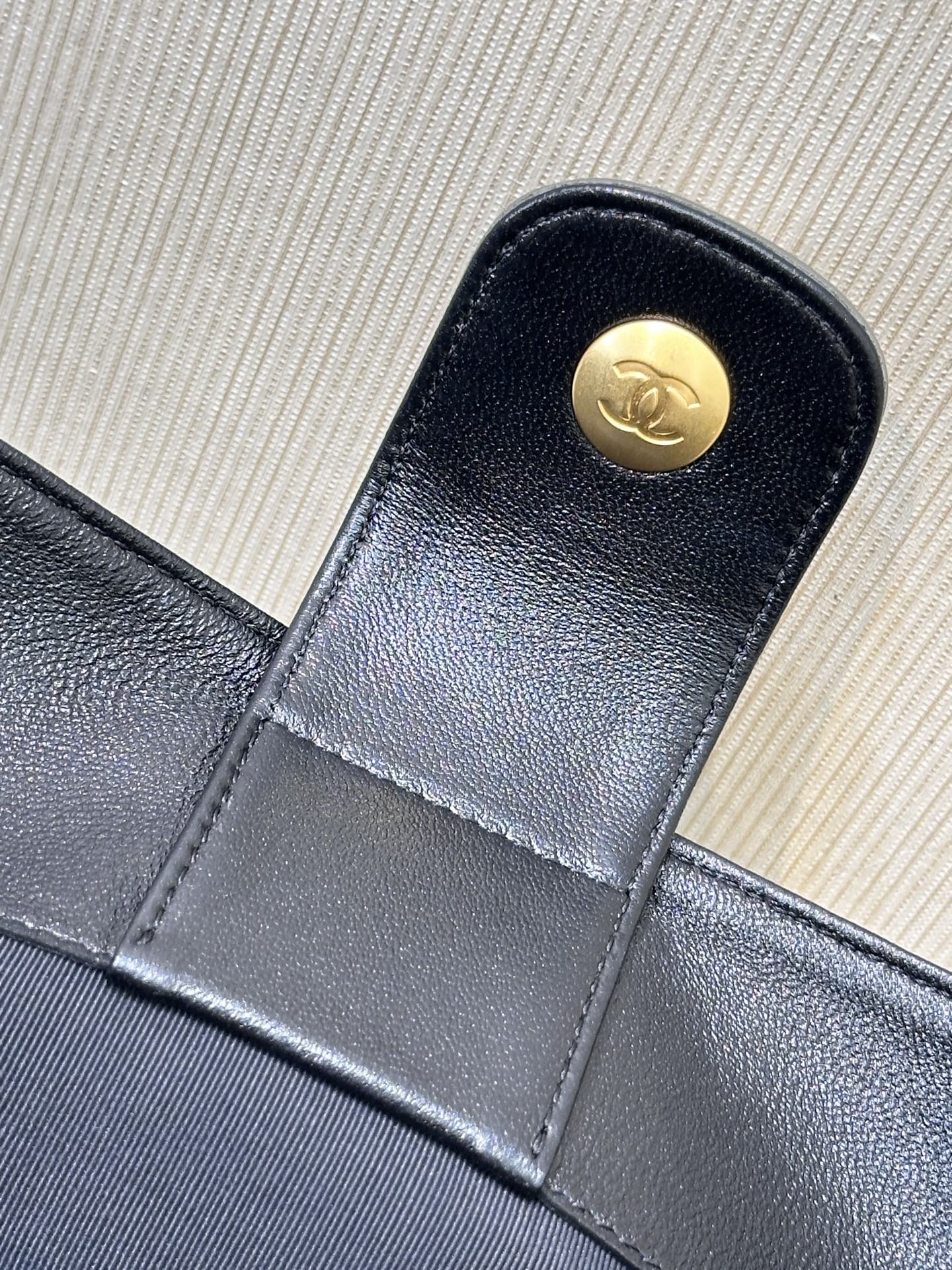 Elegant Quilted Tote Bag with Chain Detail | Stylish and Spacious Design 9 i1750068542897 1466 0 7