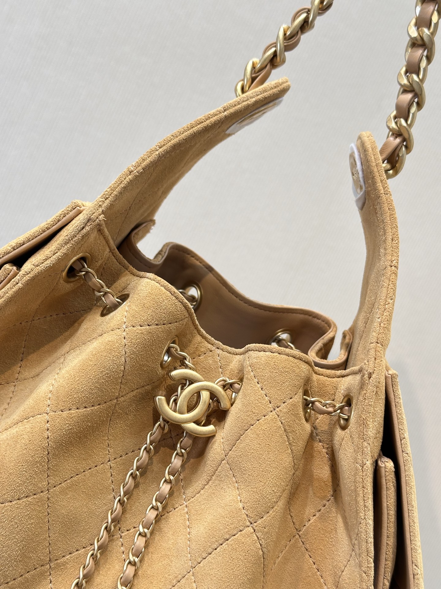 Chanel 25C Hobo Bag: Suede Leather, Gold-Tone Hardware, and Double C Logo 3 i1750154144051 2514 0 1