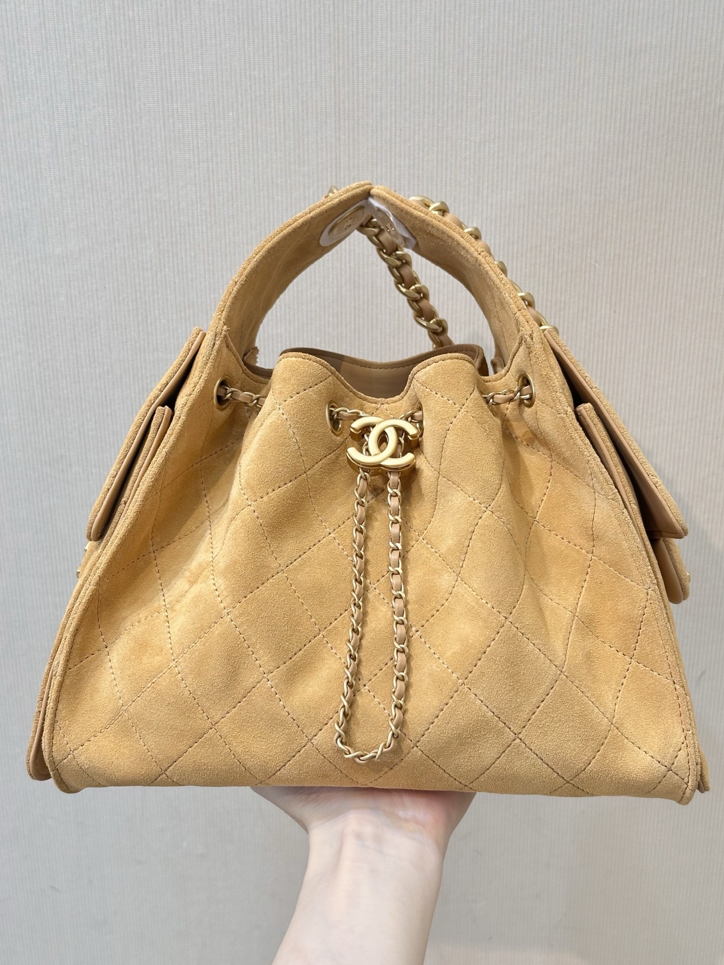 Chanel 25C Hobo Bag: Suede Leather, Gold-Tone Hardware, and Double C Logo 6 i1750154144968 2245 0 3